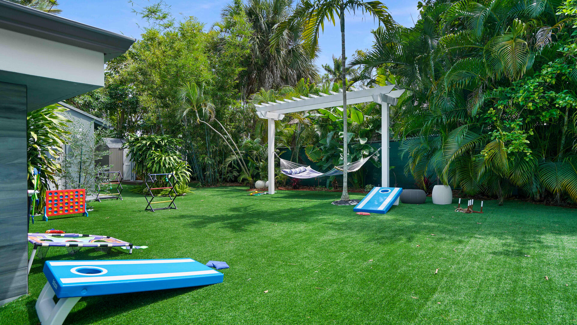LAZY LAKE - Residential