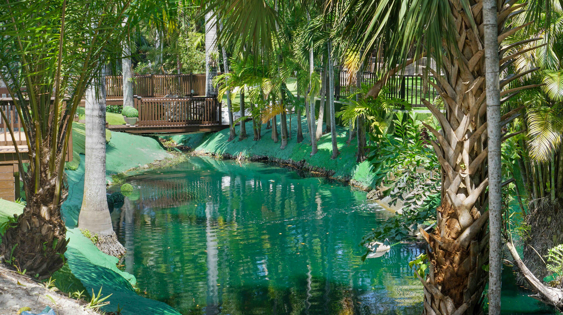 LAZY LAKE - Residential