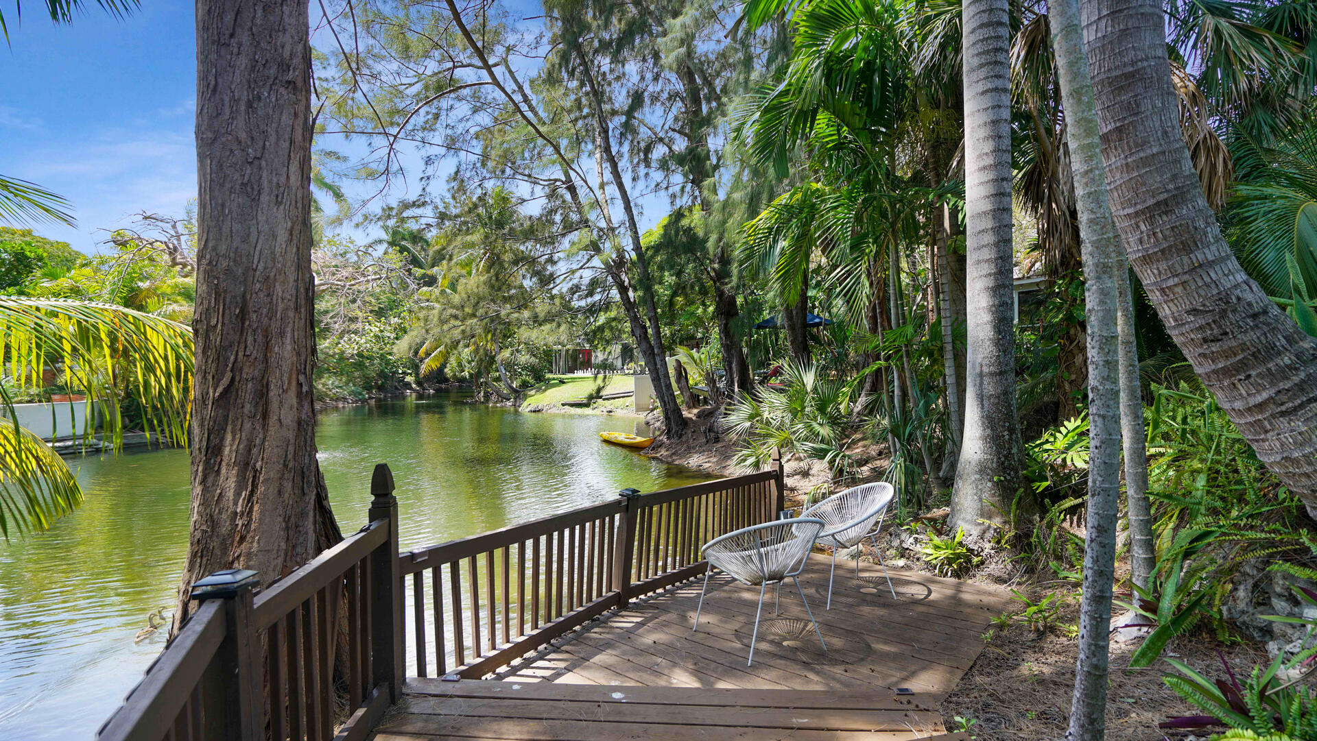LAZY LAKE - Residential