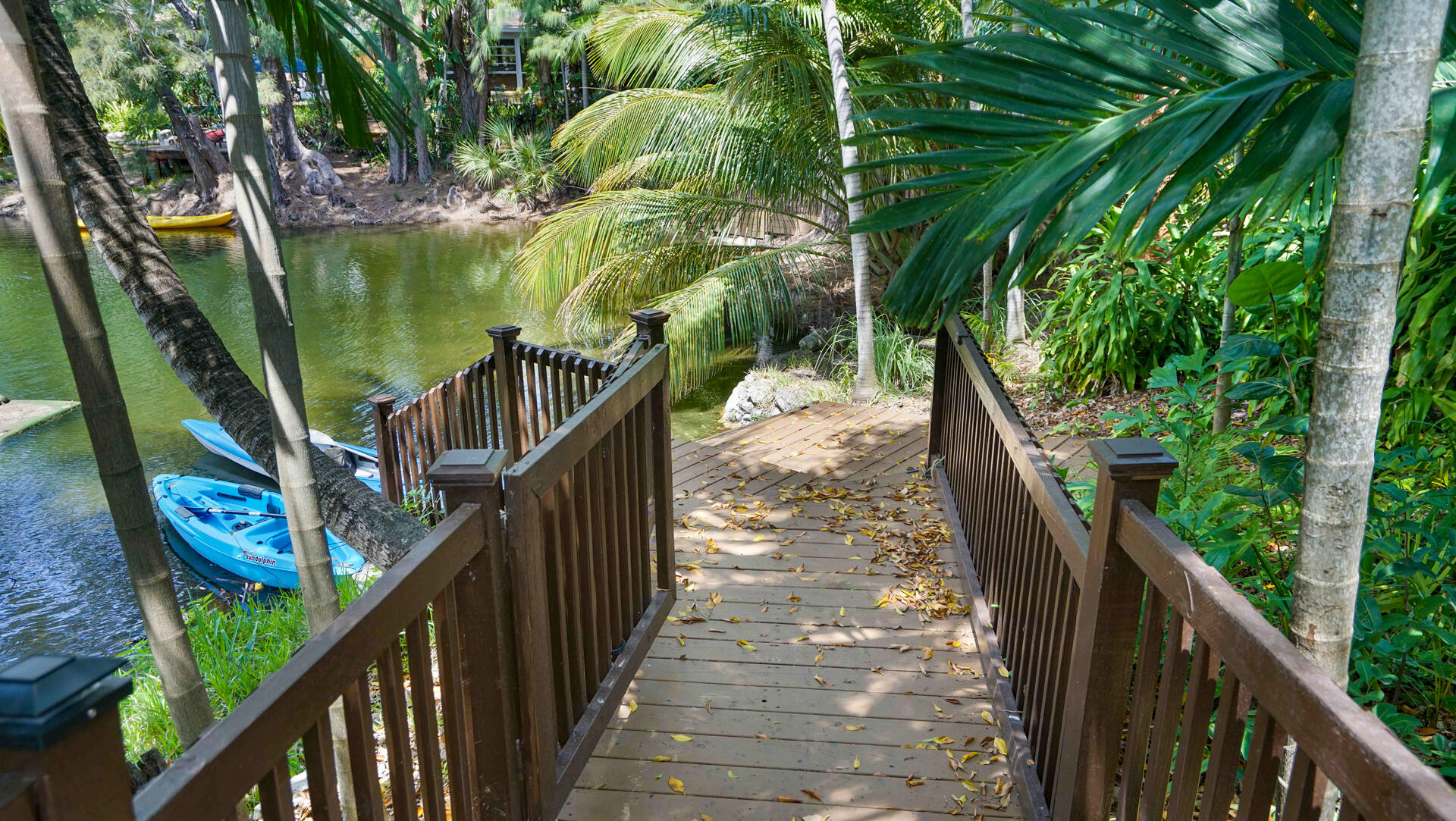 LAZY LAKE - Residential