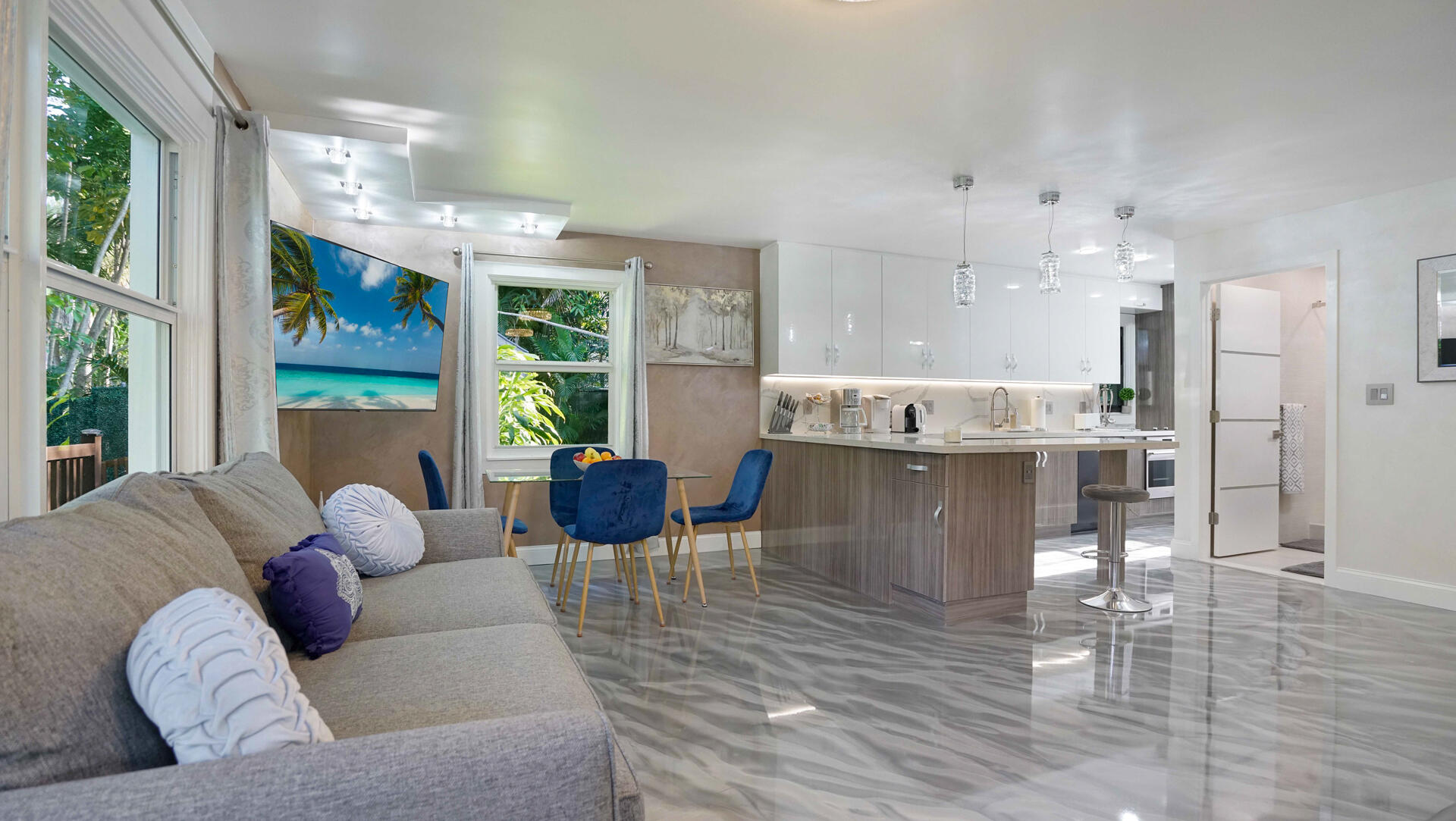 LAZY LAKE - Residential