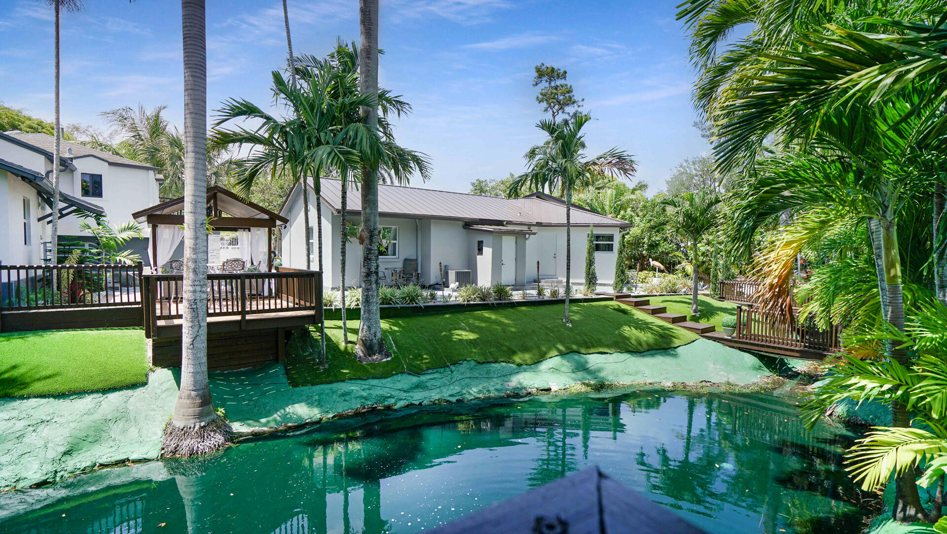 LAZY LAKE - Residential
