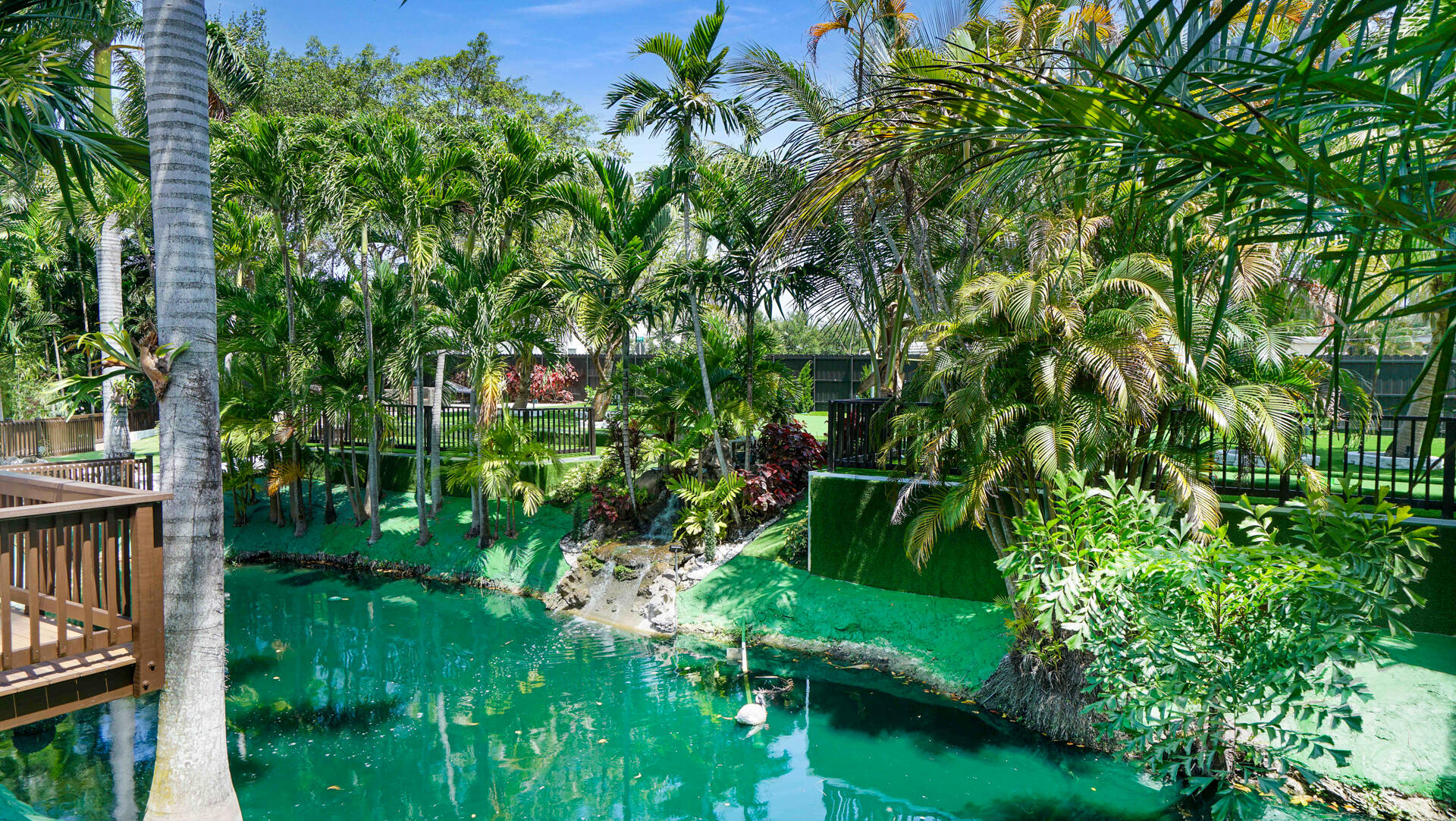 LAZY LAKE - Residential