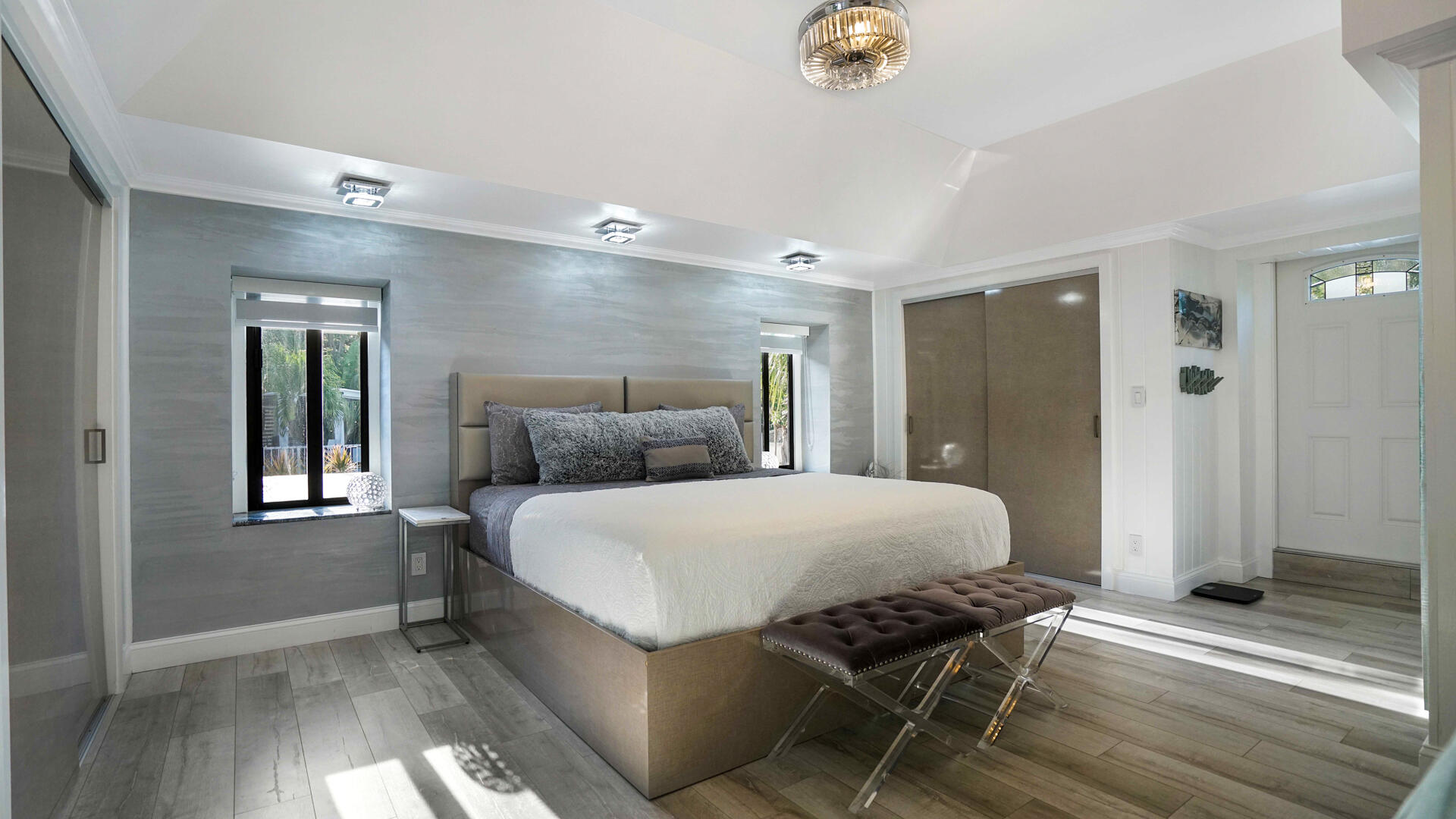 LAZY LAKE - Residential