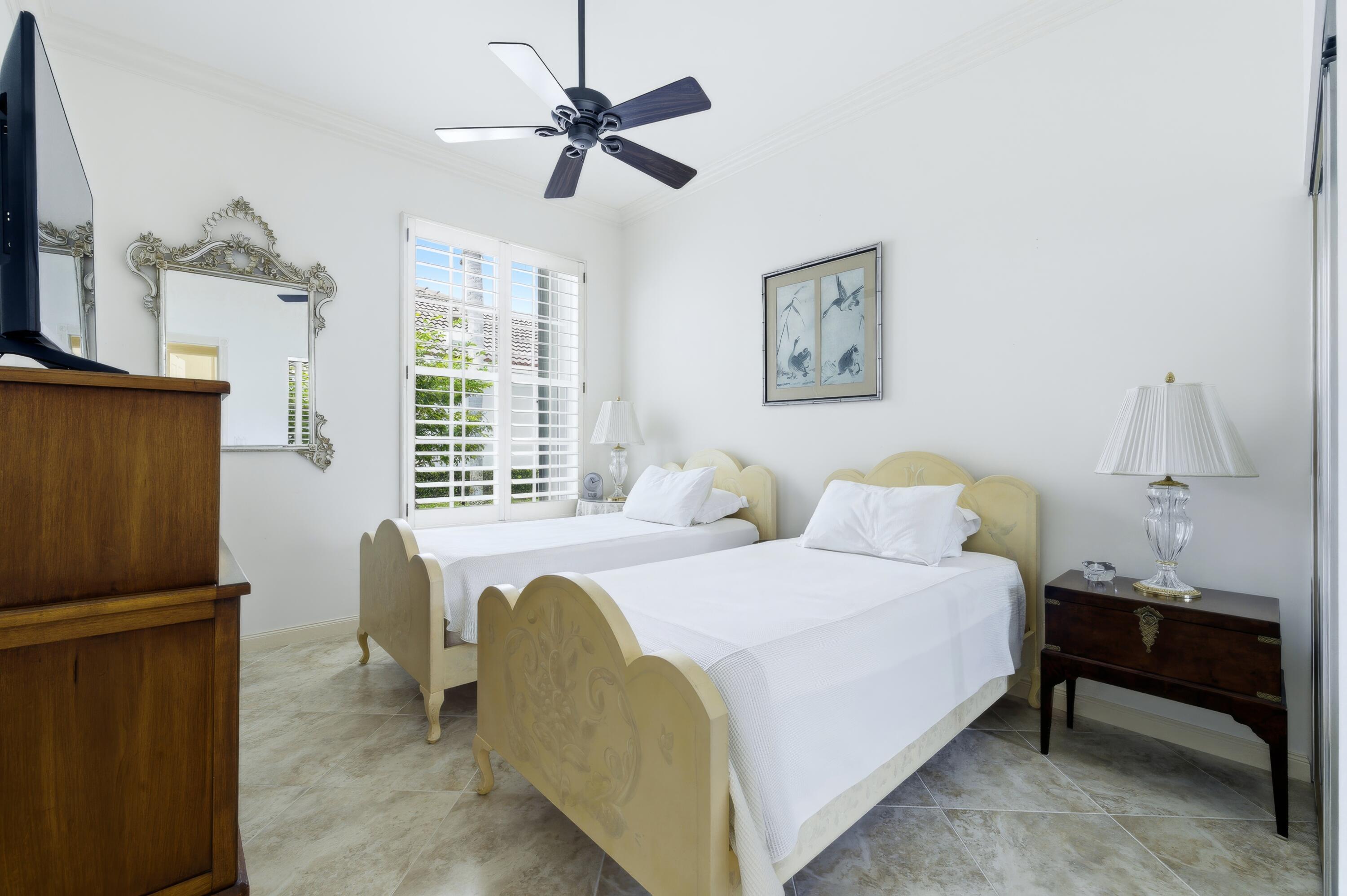 OAKS EAST 2 - Residential
