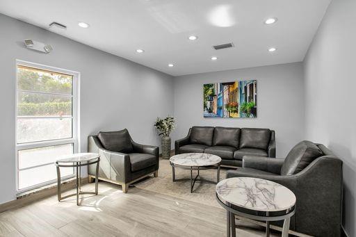 NO 116 PALM-AIRE COUNTRY CLUB - Residential