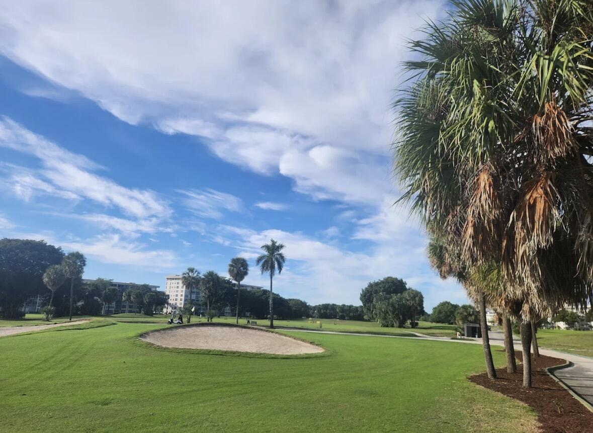 NO 116 PALM-AIRE COUNTRY CLUB - Residential