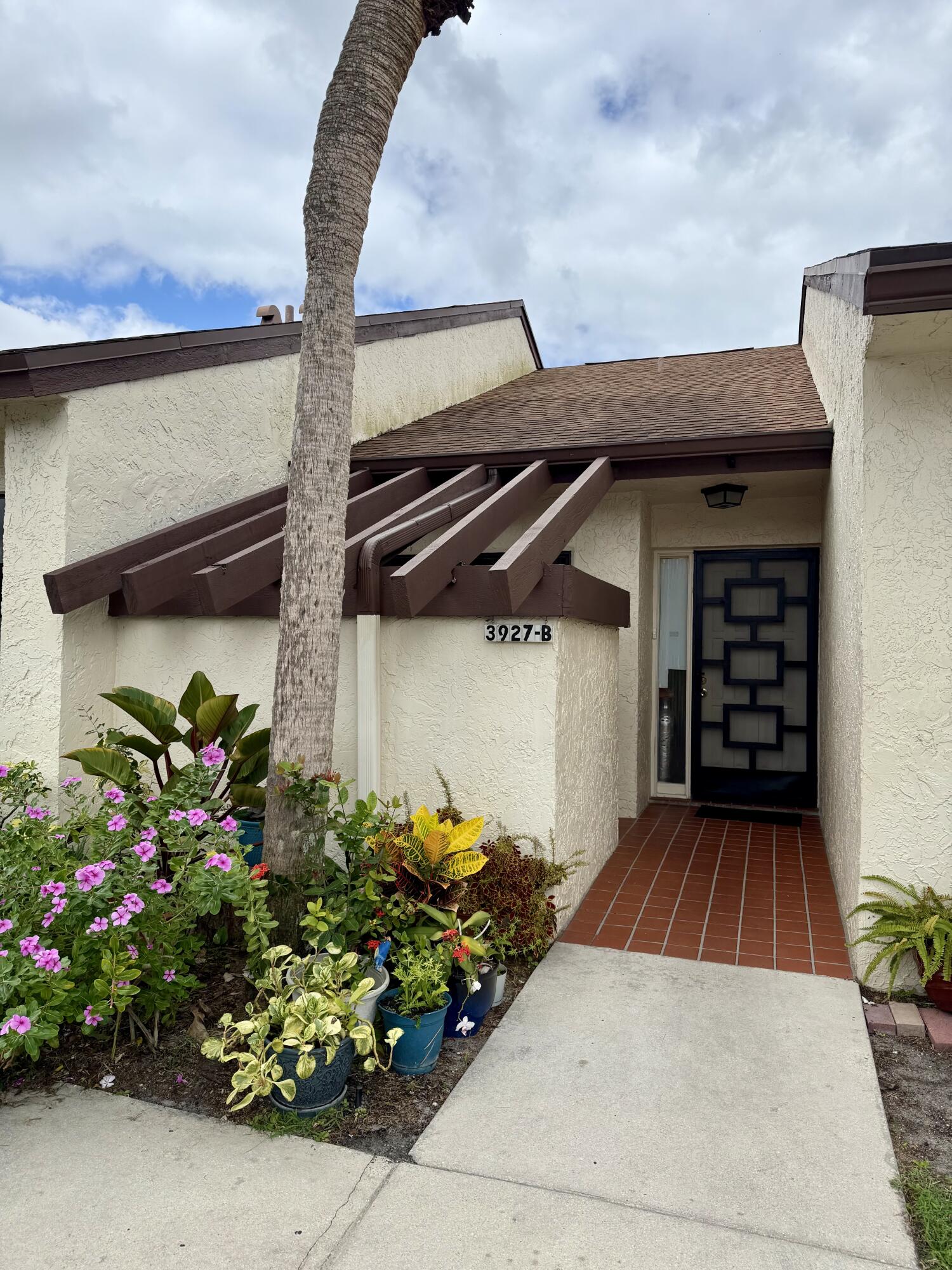 VILLAS OF WILLOW BEND - Residential