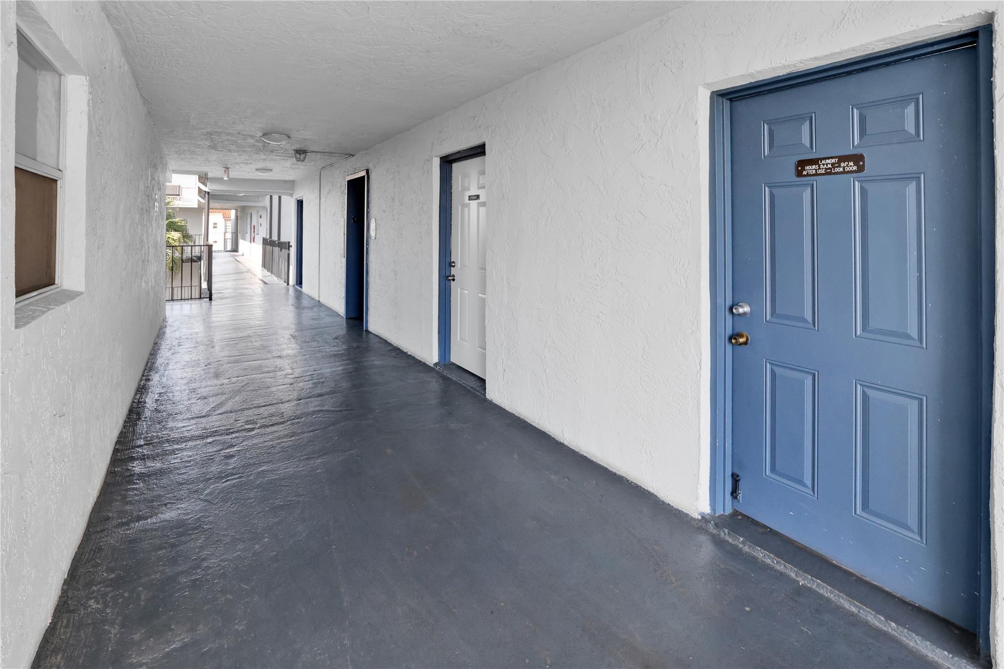 SOMERSET AT LAUDERDALE LAKES - Residential