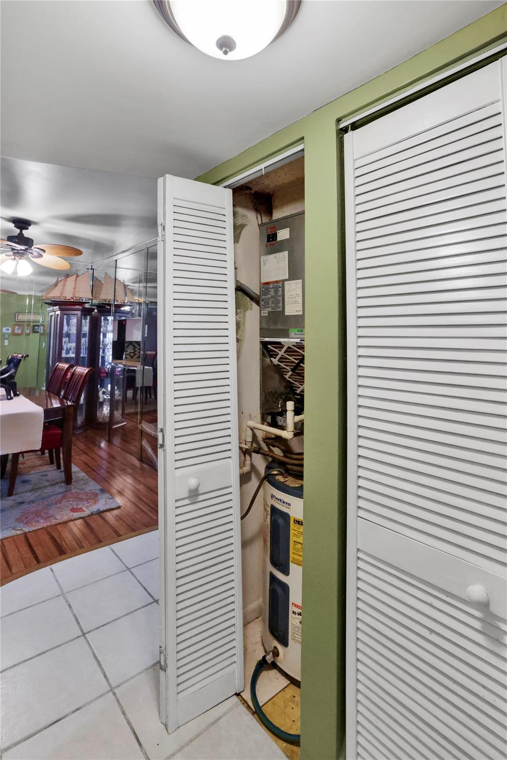 SOMERSET AT LAUDERDALE LAKES - Residential