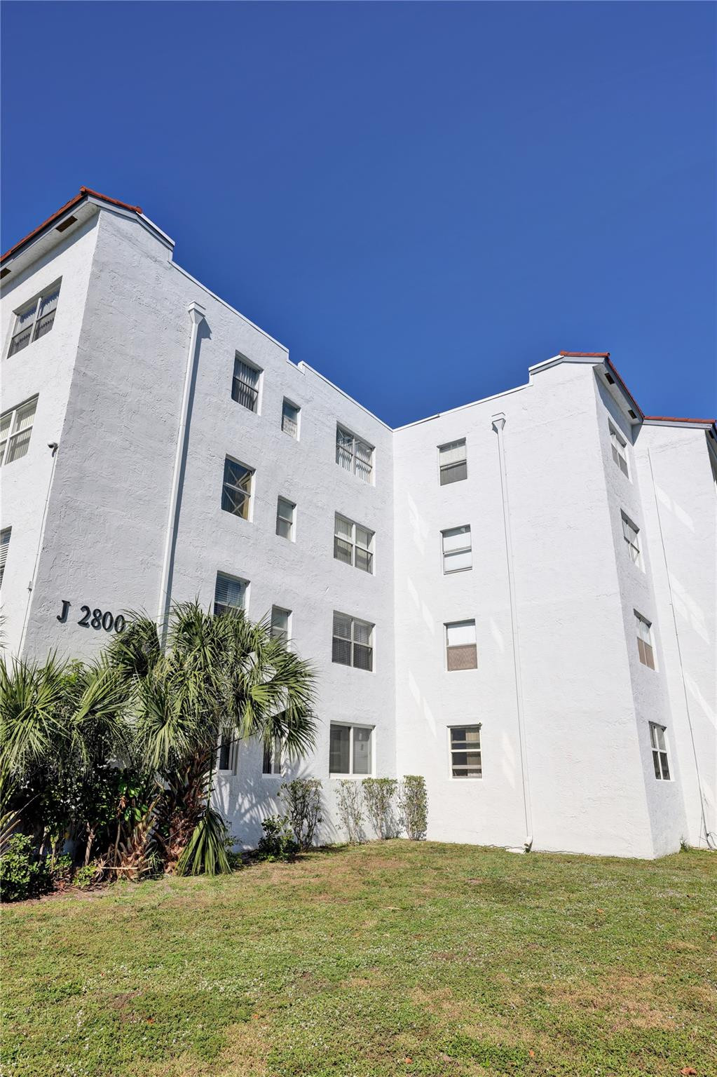 SOMERSET AT LAUDERDALE LAKES - Residential