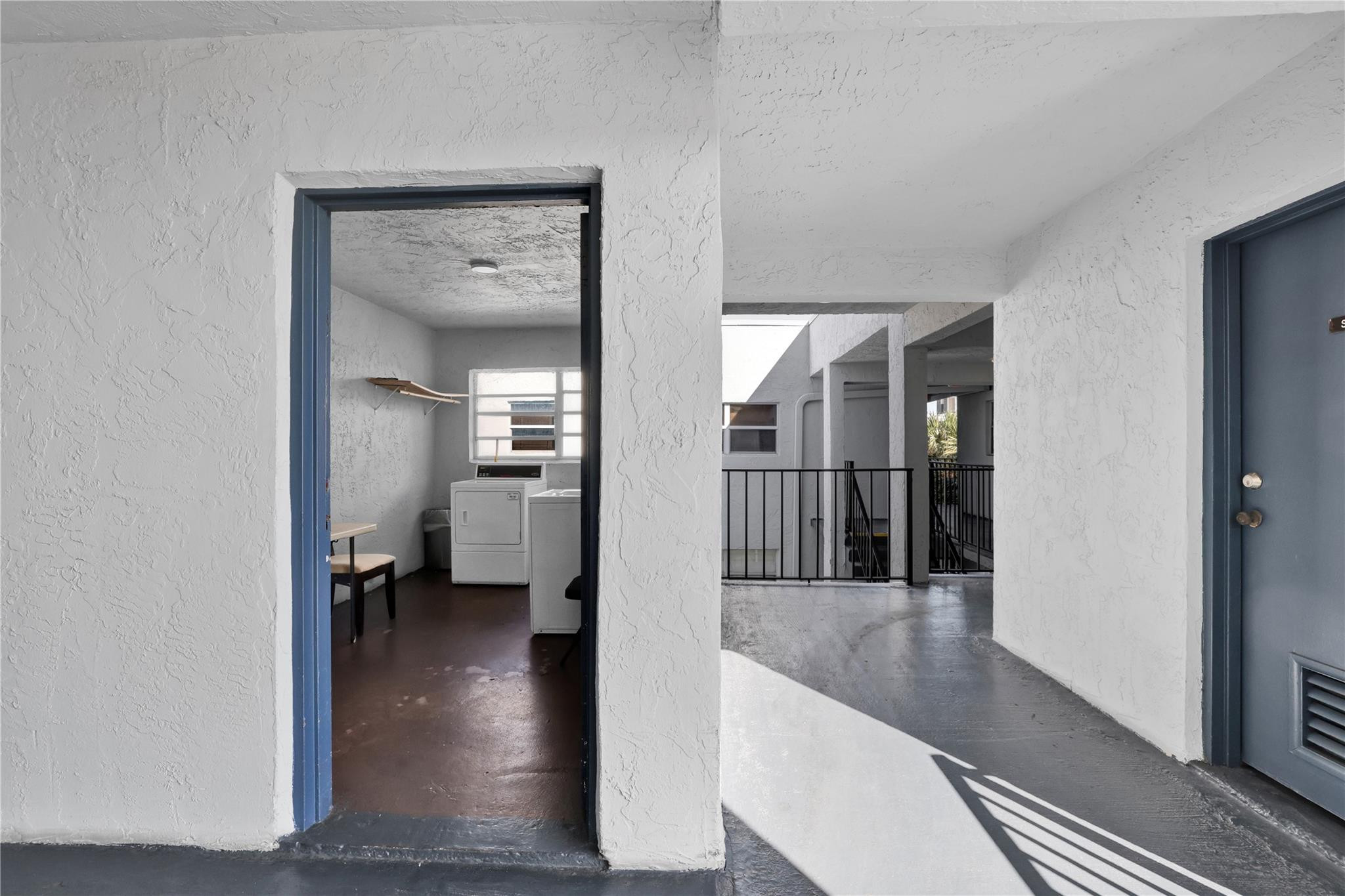 SOMERSET AT LAUDERDALE LAKES - Residential