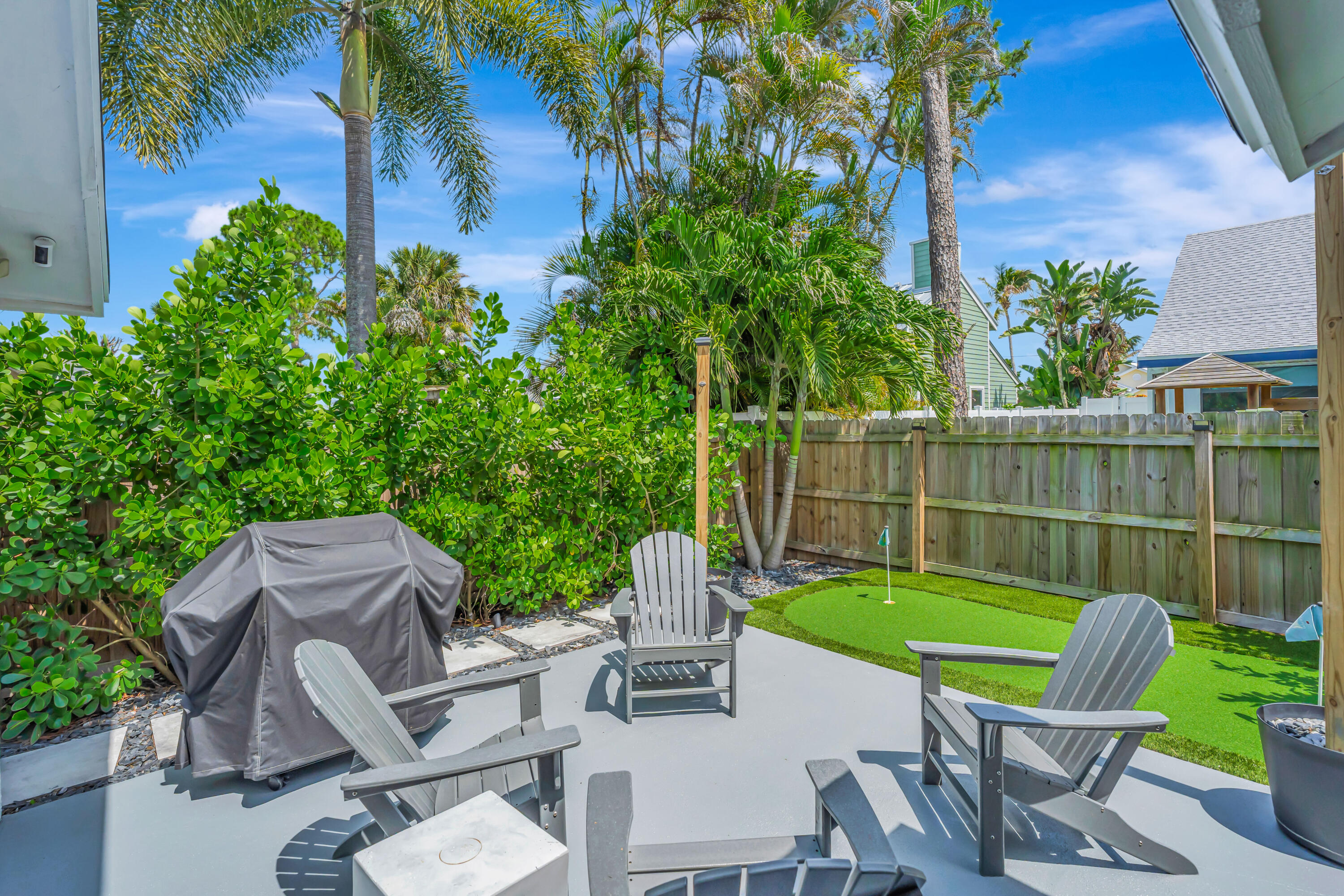 NORTH PALM BEACH HEIGHTS - Residential