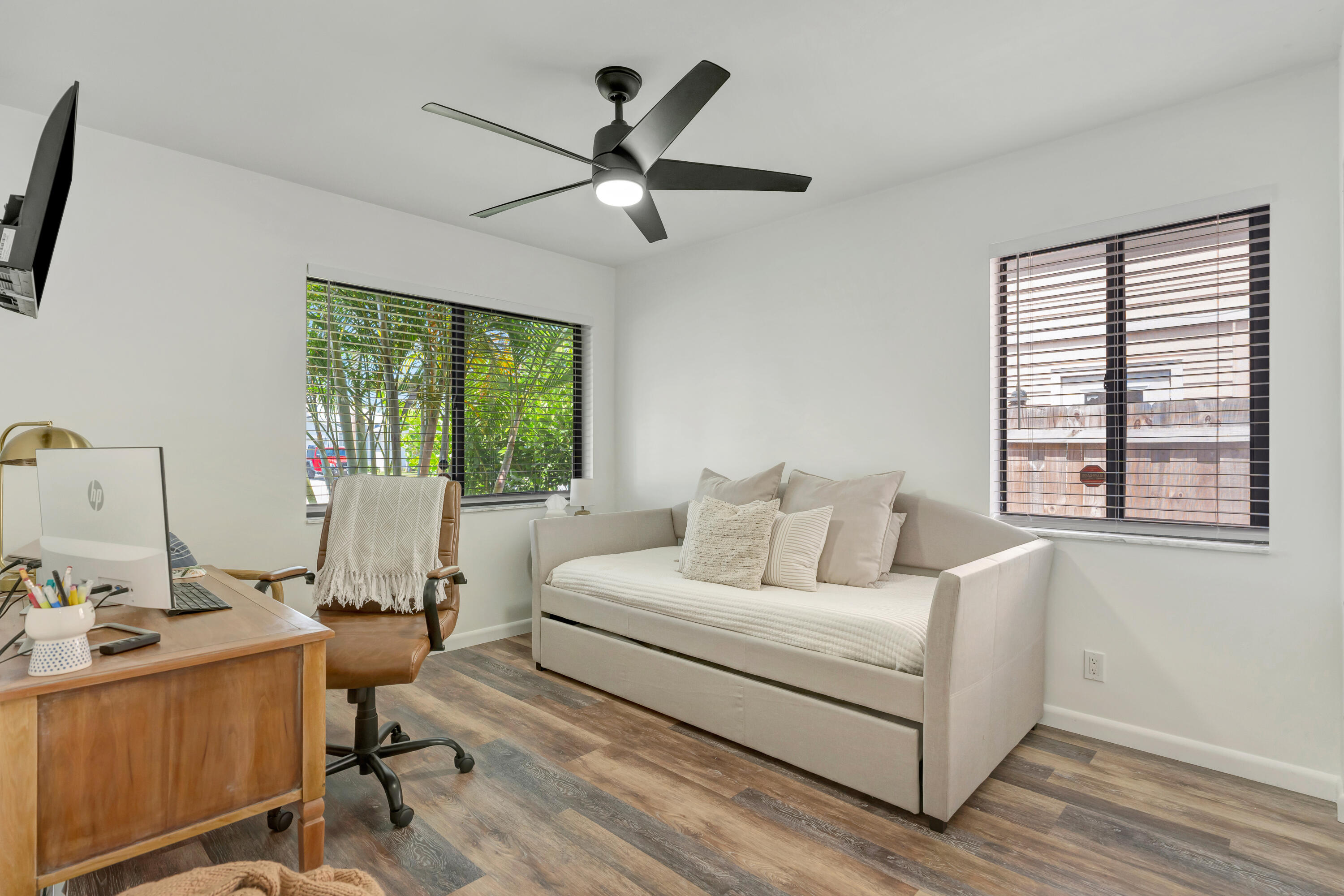 NORTH PALM BEACH HEIGHTS - Residential