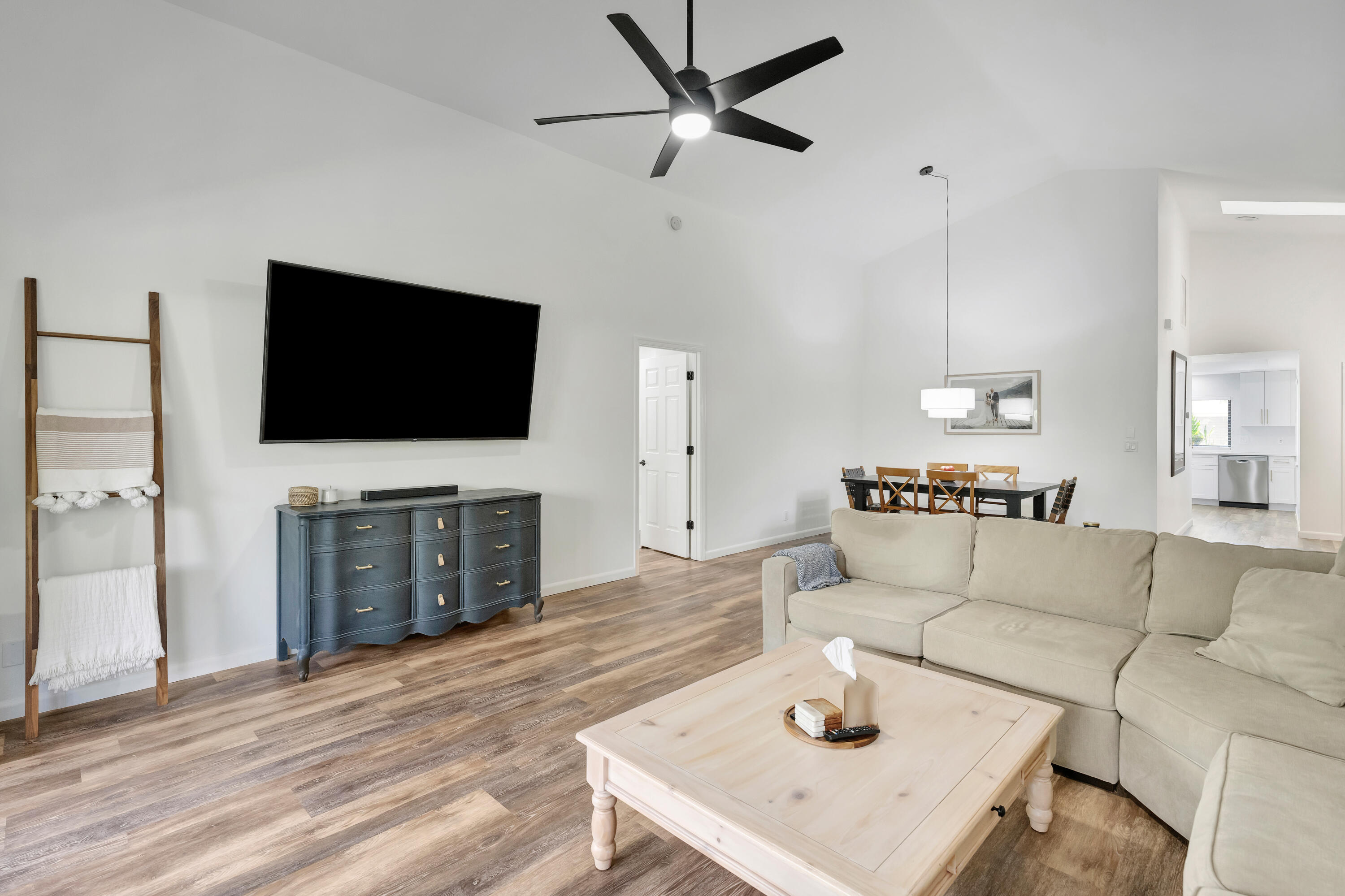 NORTH PALM BEACH HEIGHTS - Residential