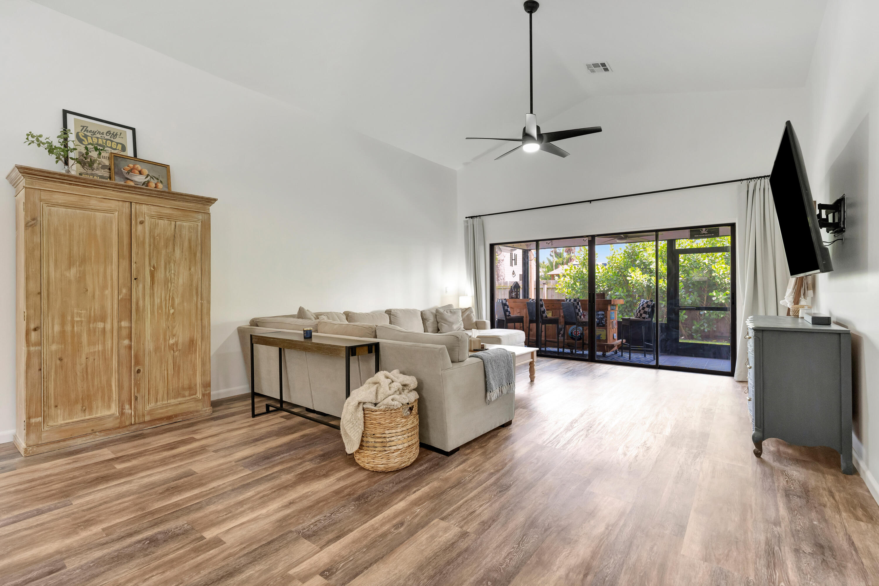 NORTH PALM BEACH HEIGHTS - Residential
