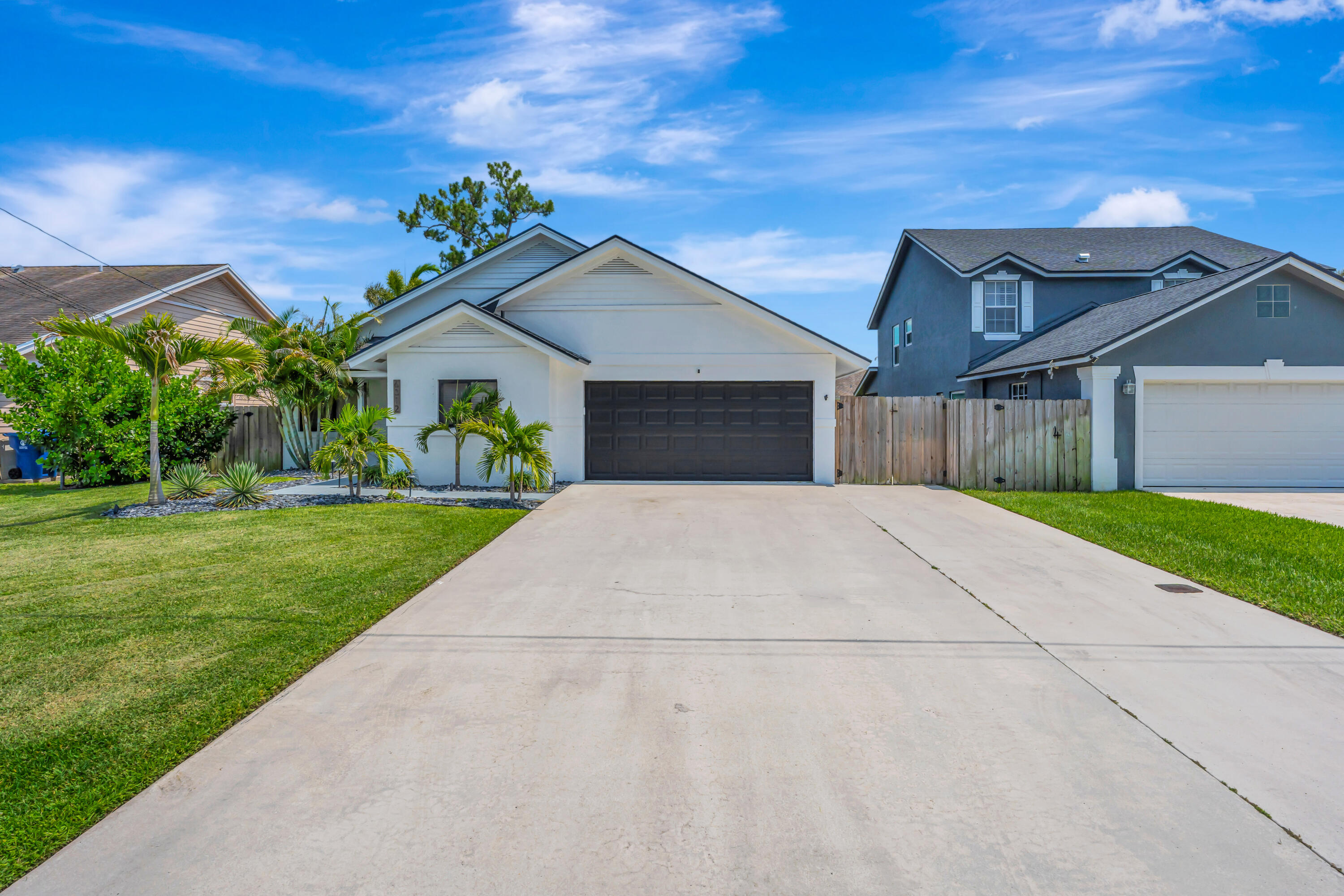 NORTH PALM BEACH HEIGHTS - Residential