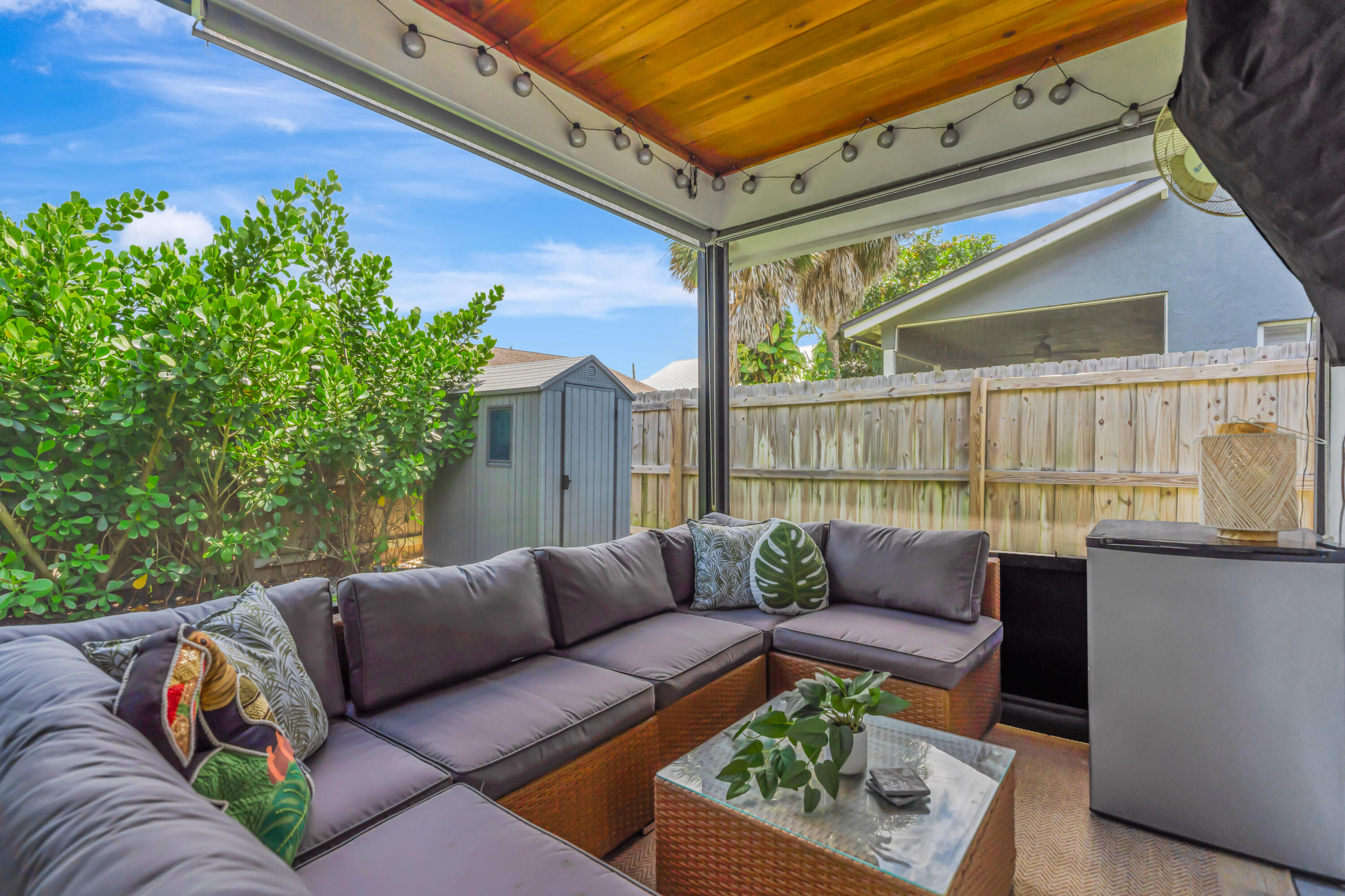 NORTH PALM BEACH HEIGHTS - Residential