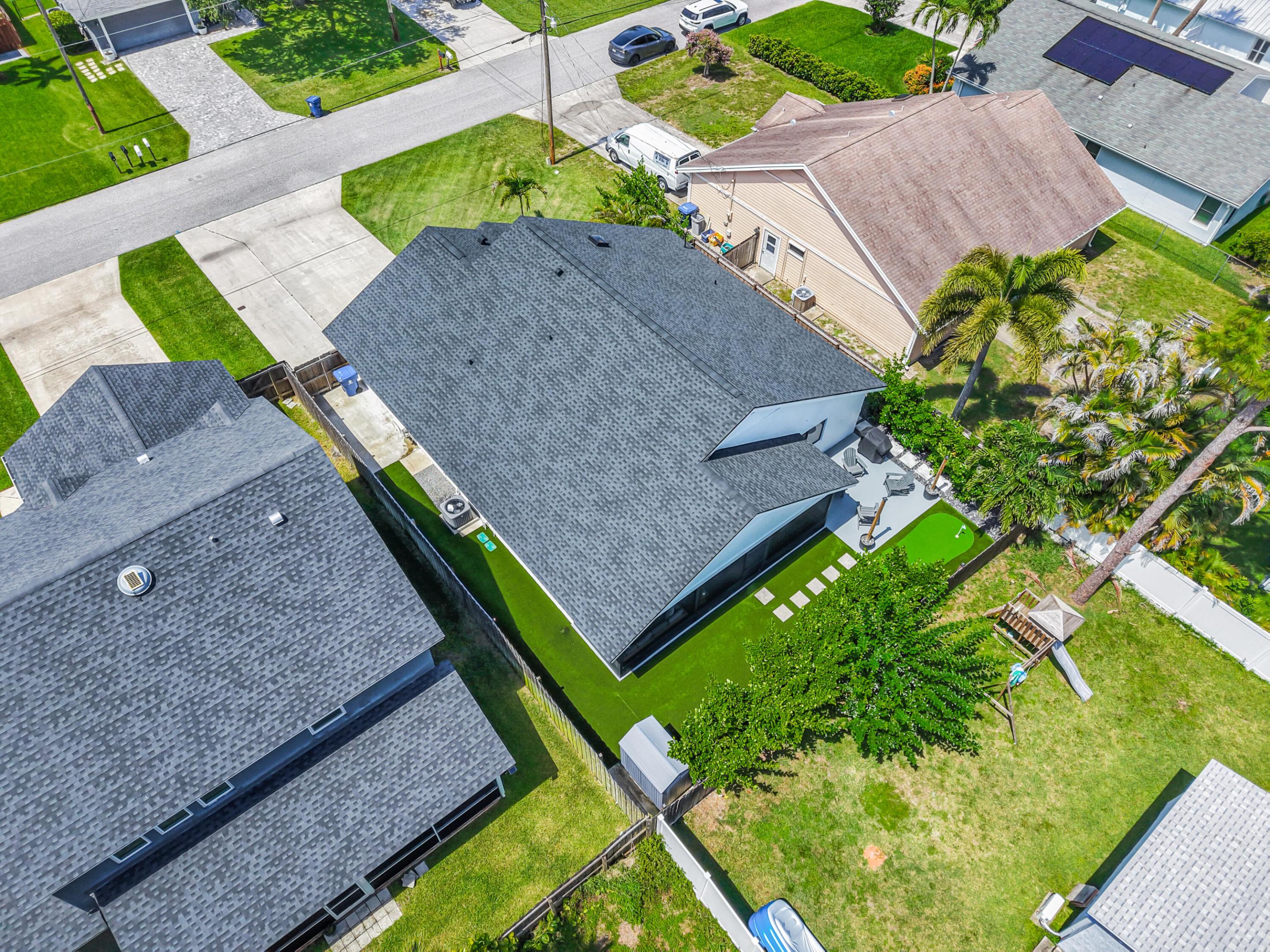 NORTH PALM BEACH HEIGHTS - Residential
