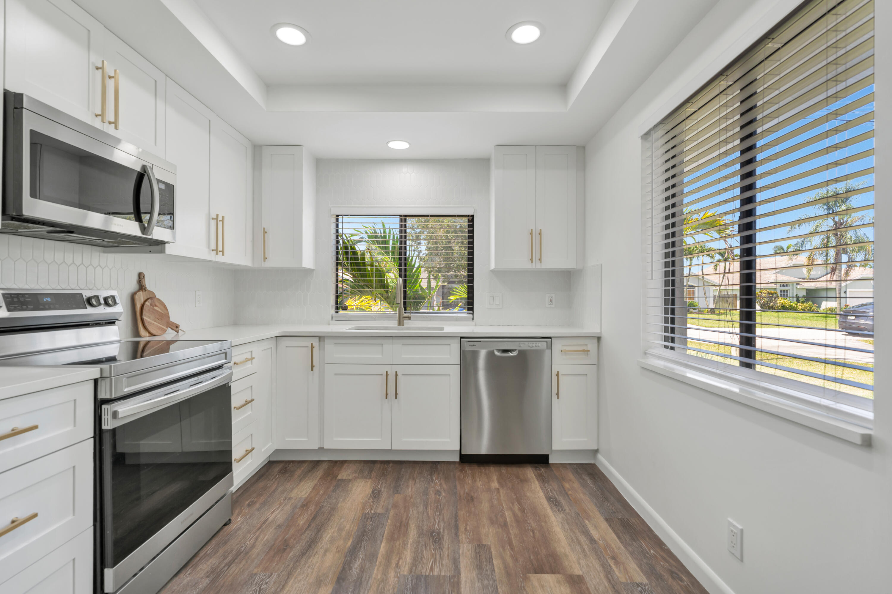 NORTH PALM BEACH HEIGHTS - Residential