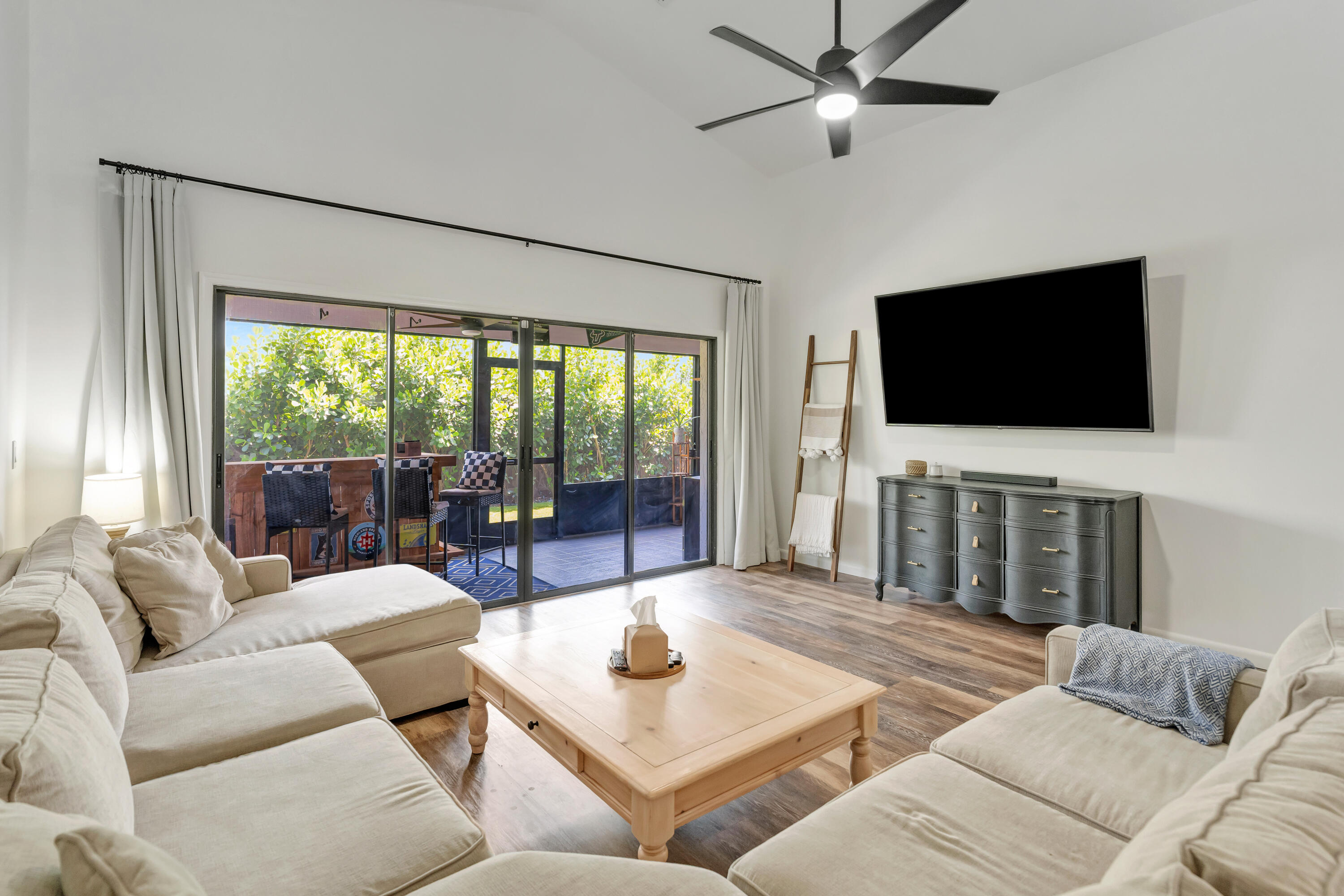 NORTH PALM BEACH HEIGHTS - Residential