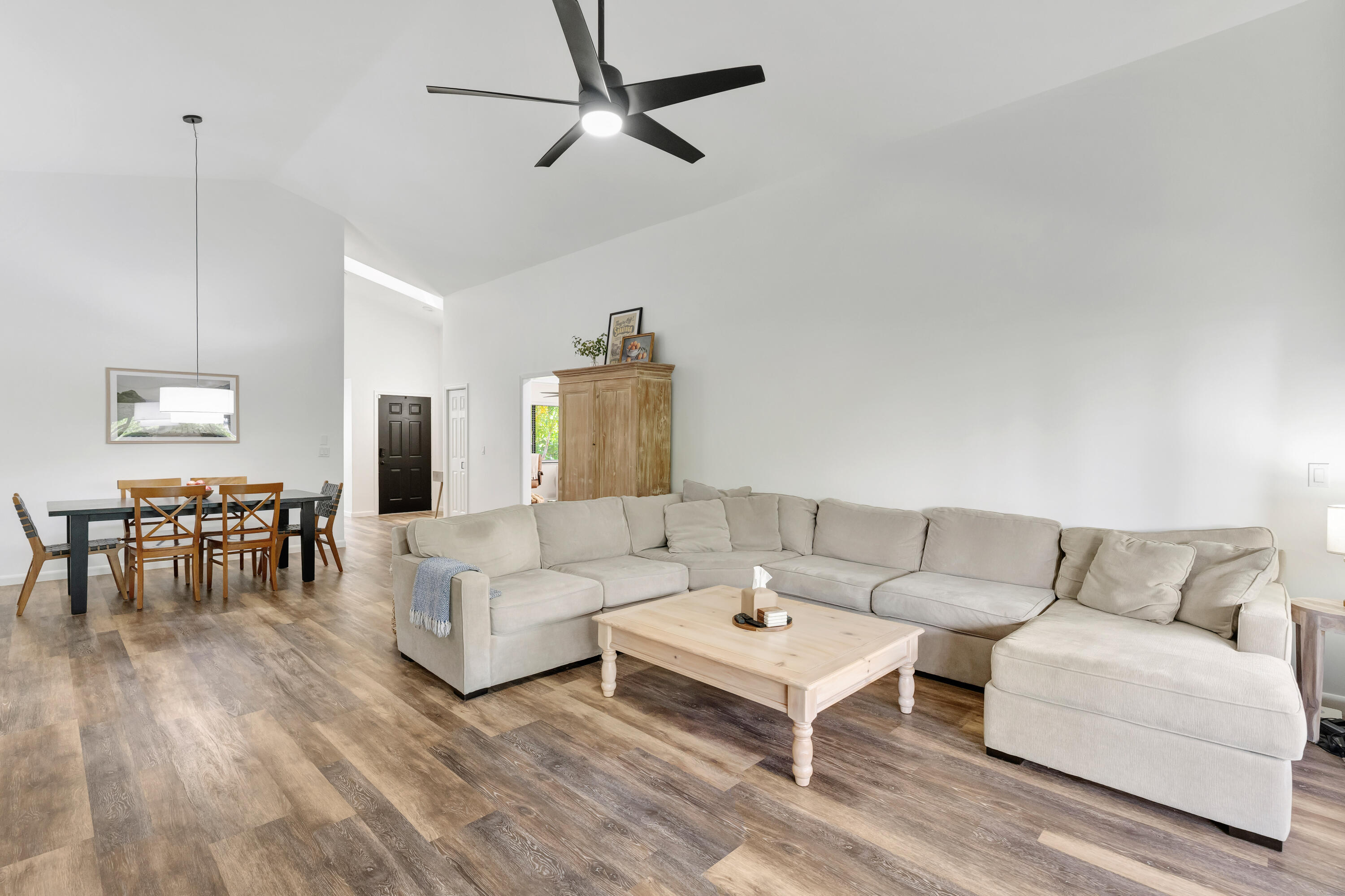 NORTH PALM BEACH HEIGHTS - Residential