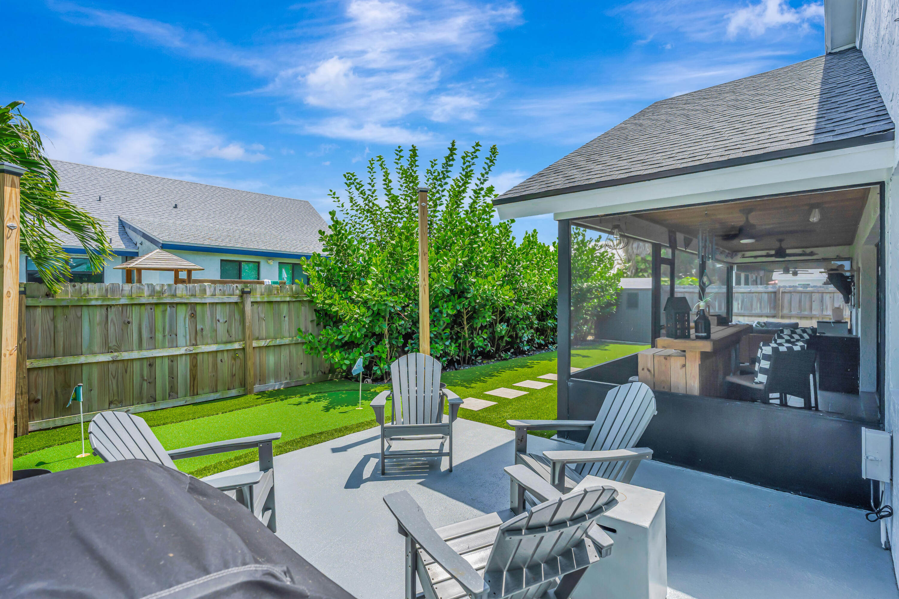NORTH PALM BEACH HEIGHTS - Residential