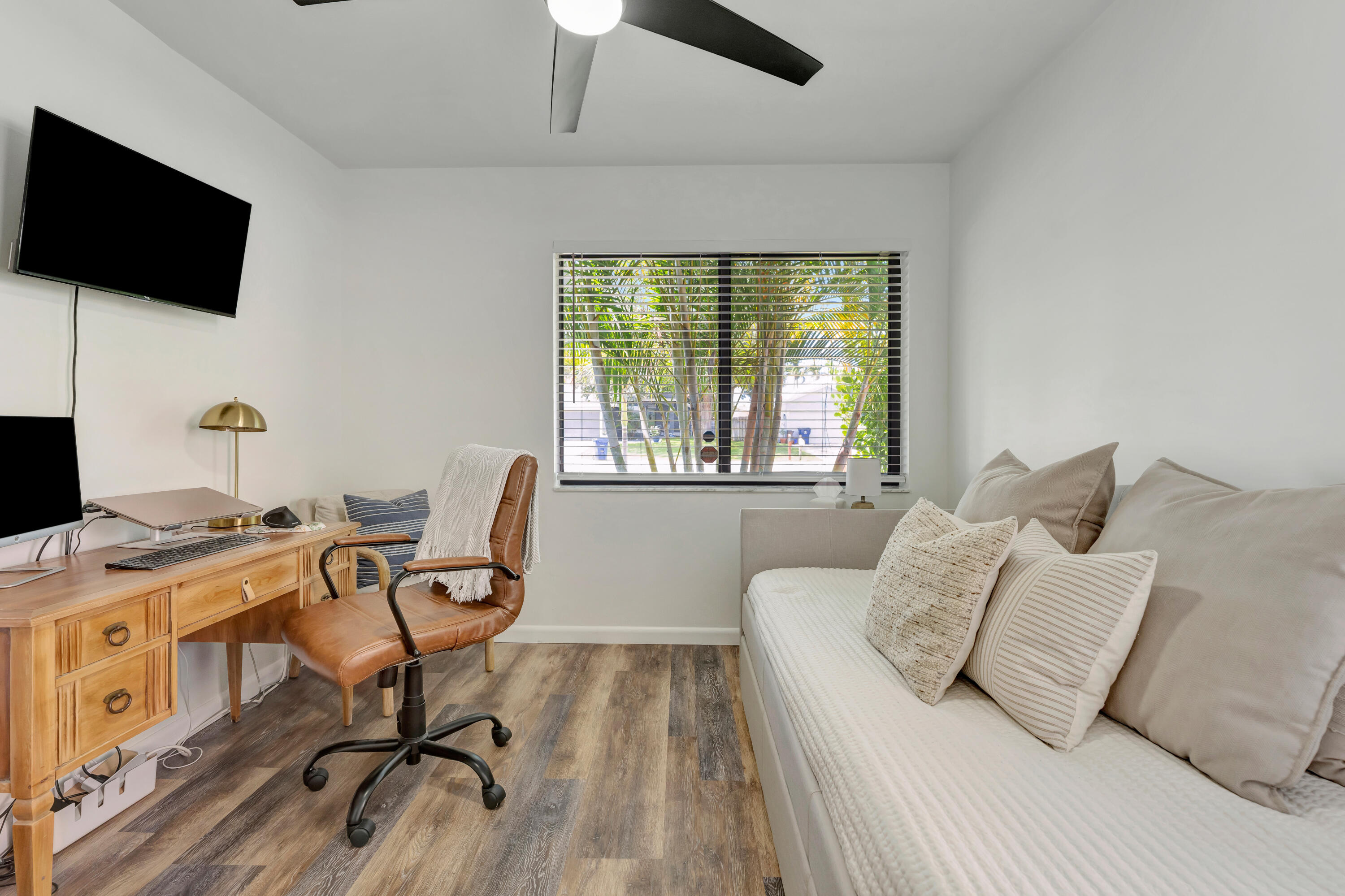 NORTH PALM BEACH HEIGHTS - Residential