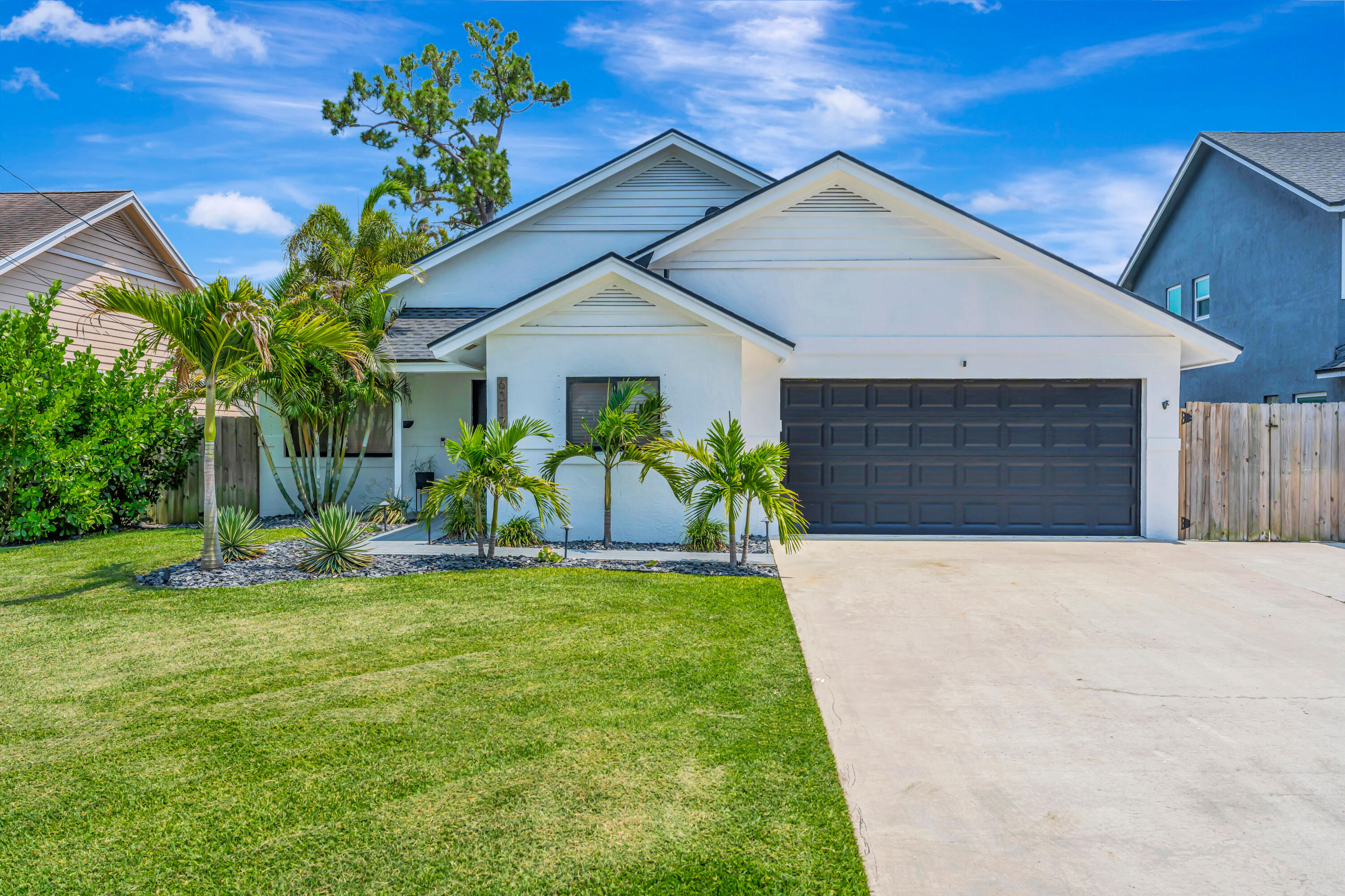 NORTH PALM BEACH HEIGHTS - Residential