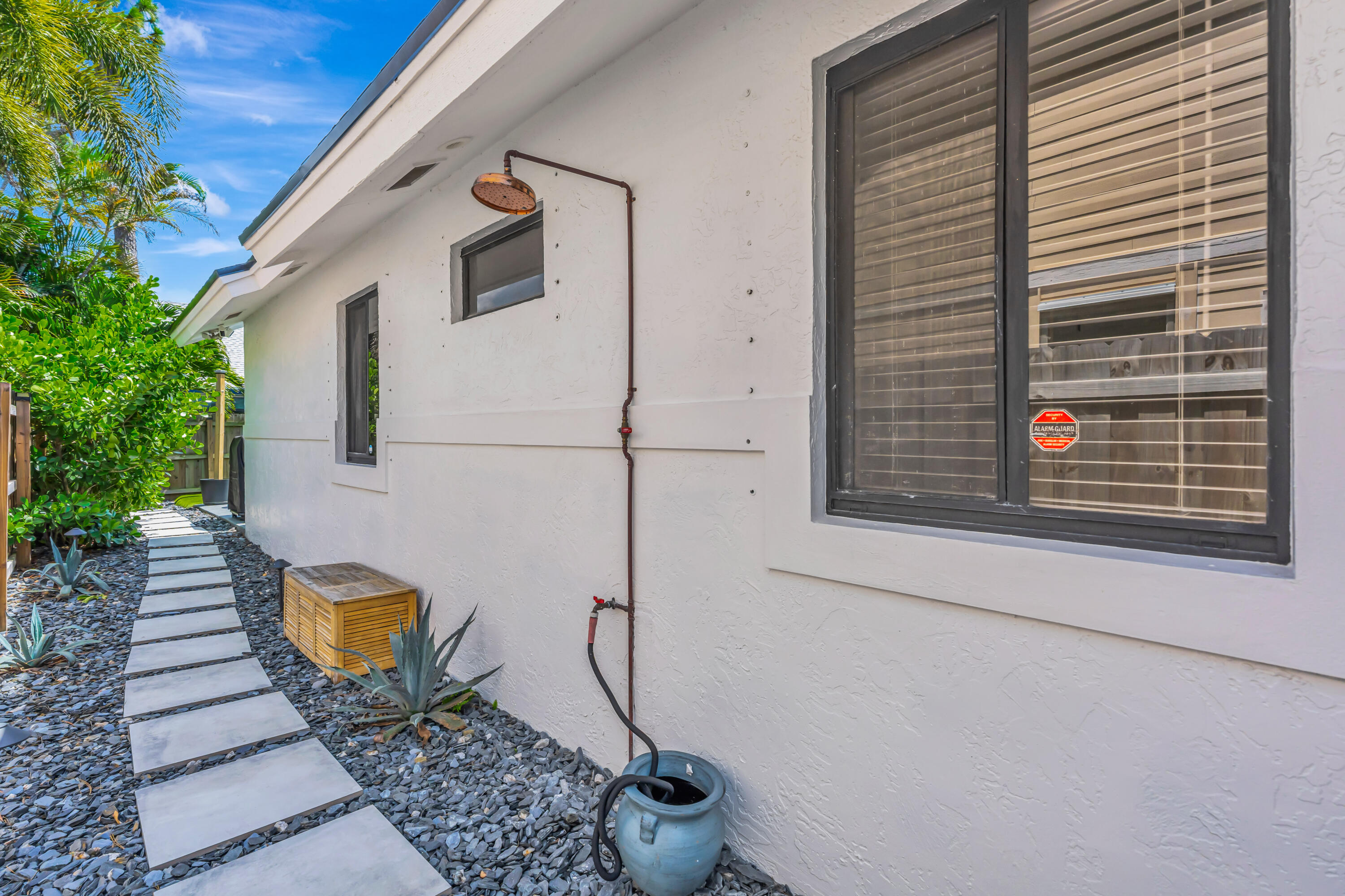 NORTH PALM BEACH HEIGHTS - Residential