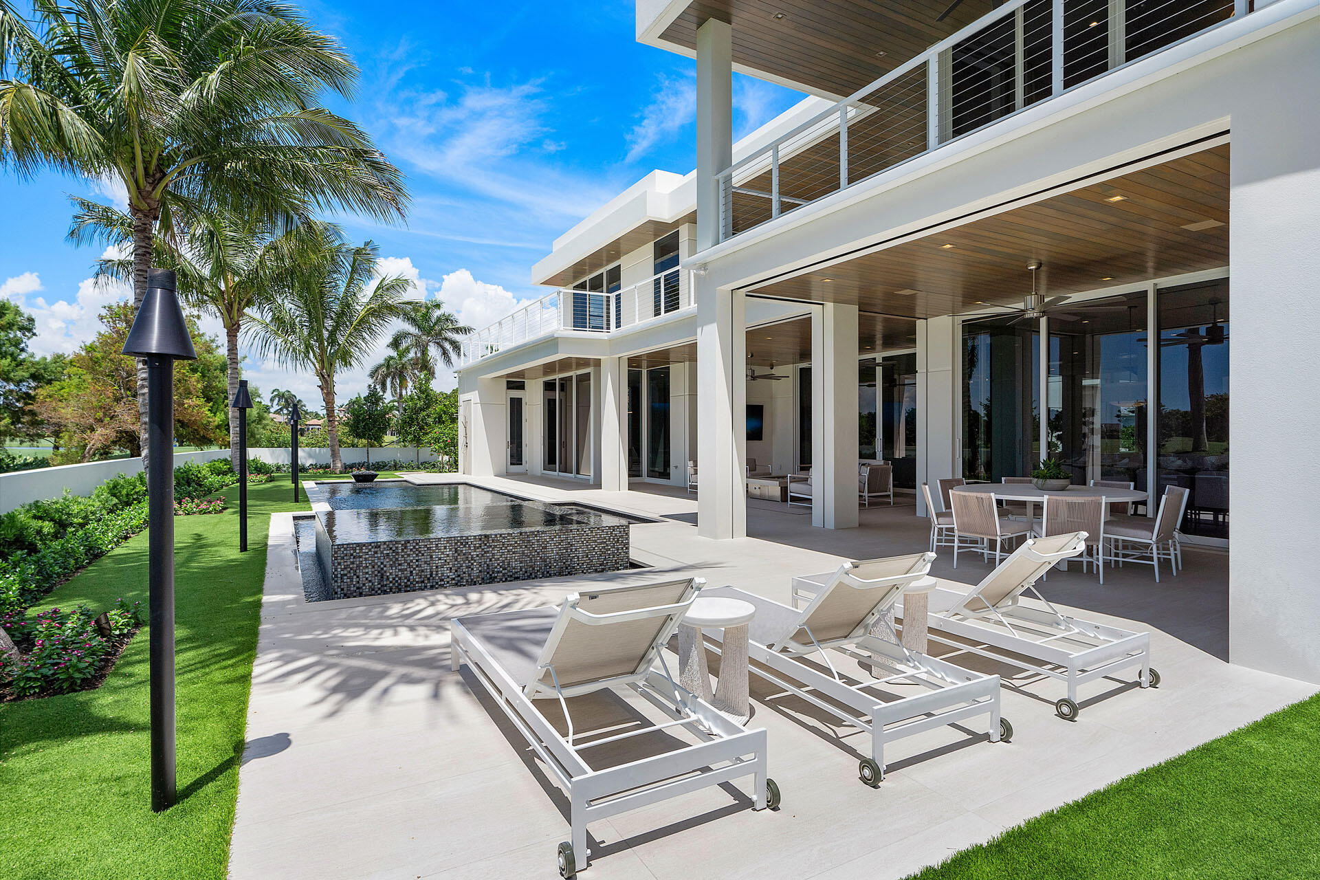 ROYAL PALM YACHT & COUNTRY CLUB - Residential