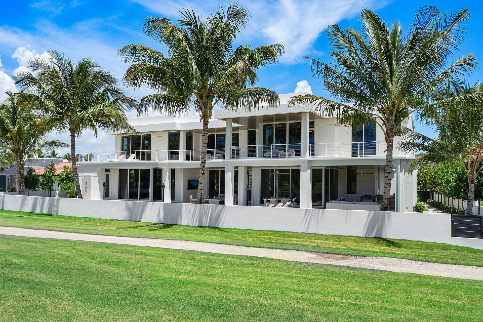 ROYAL PALM YACHT & COUNTRY CLUB - Residential