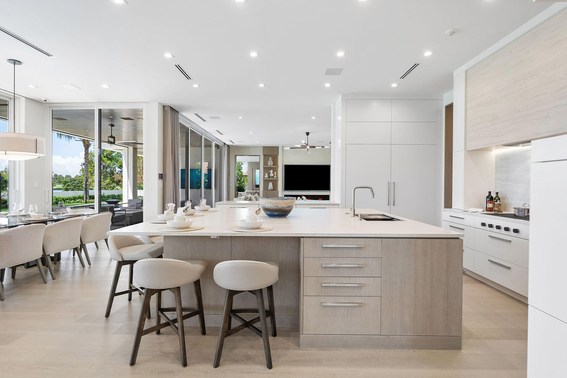 ROYAL PALM YACHT & COUNTRY CLUB - Residential