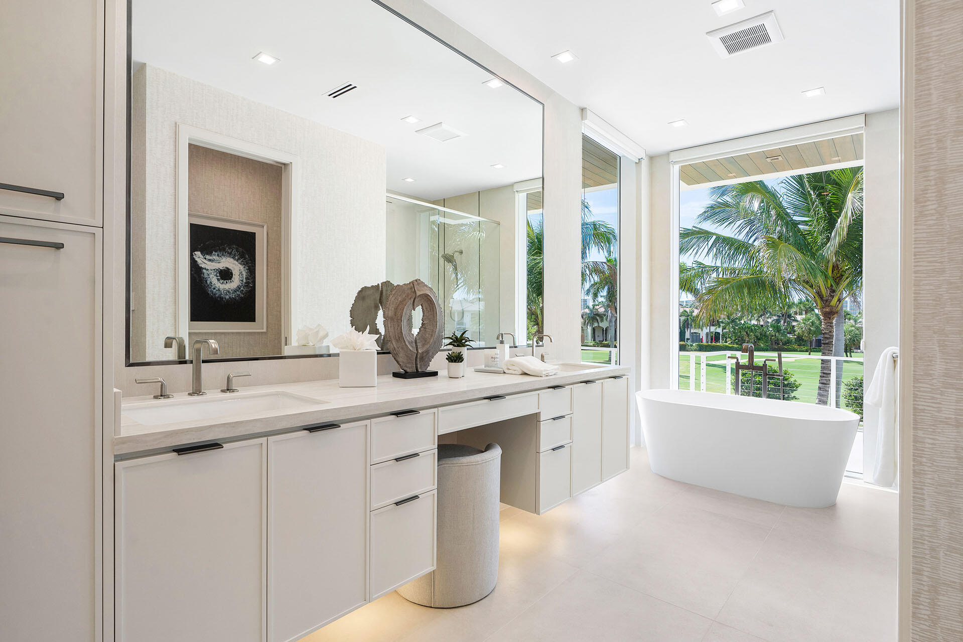 ROYAL PALM YACHT & COUNTRY CLUB - Residential
