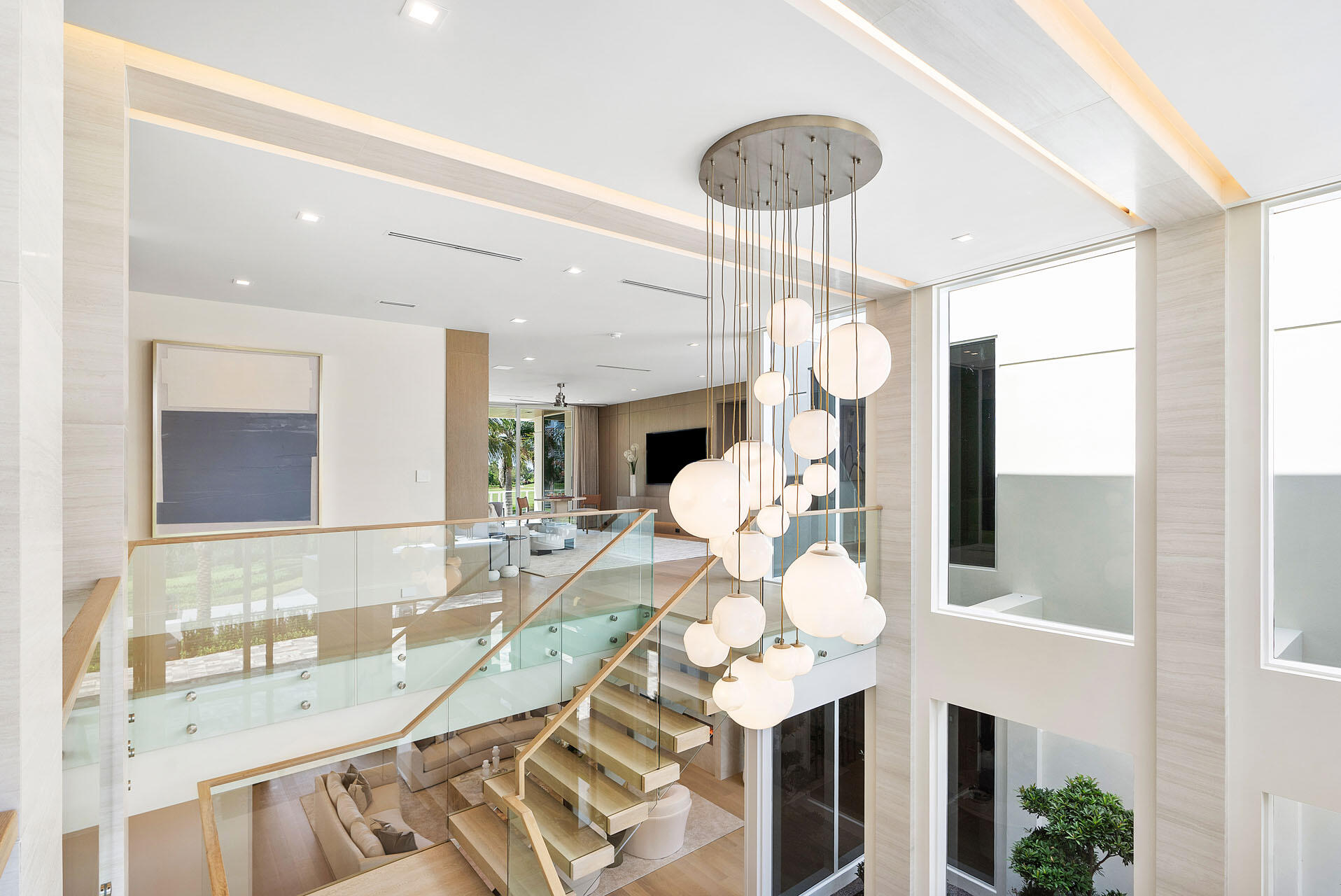 ROYAL PALM YACHT & COUNTRY CLUB - Residential