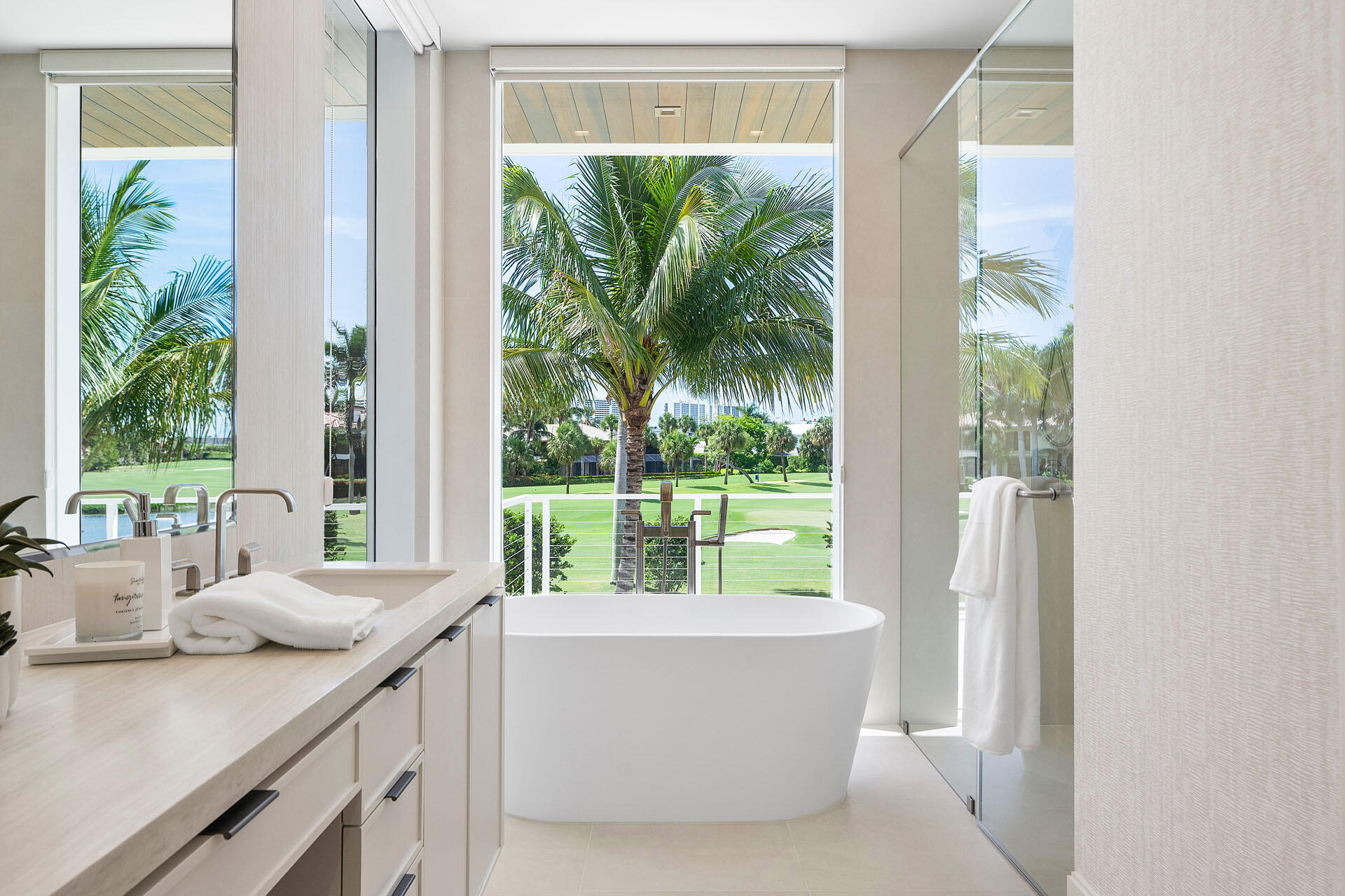 ROYAL PALM YACHT & COUNTRY CLUB - Residential