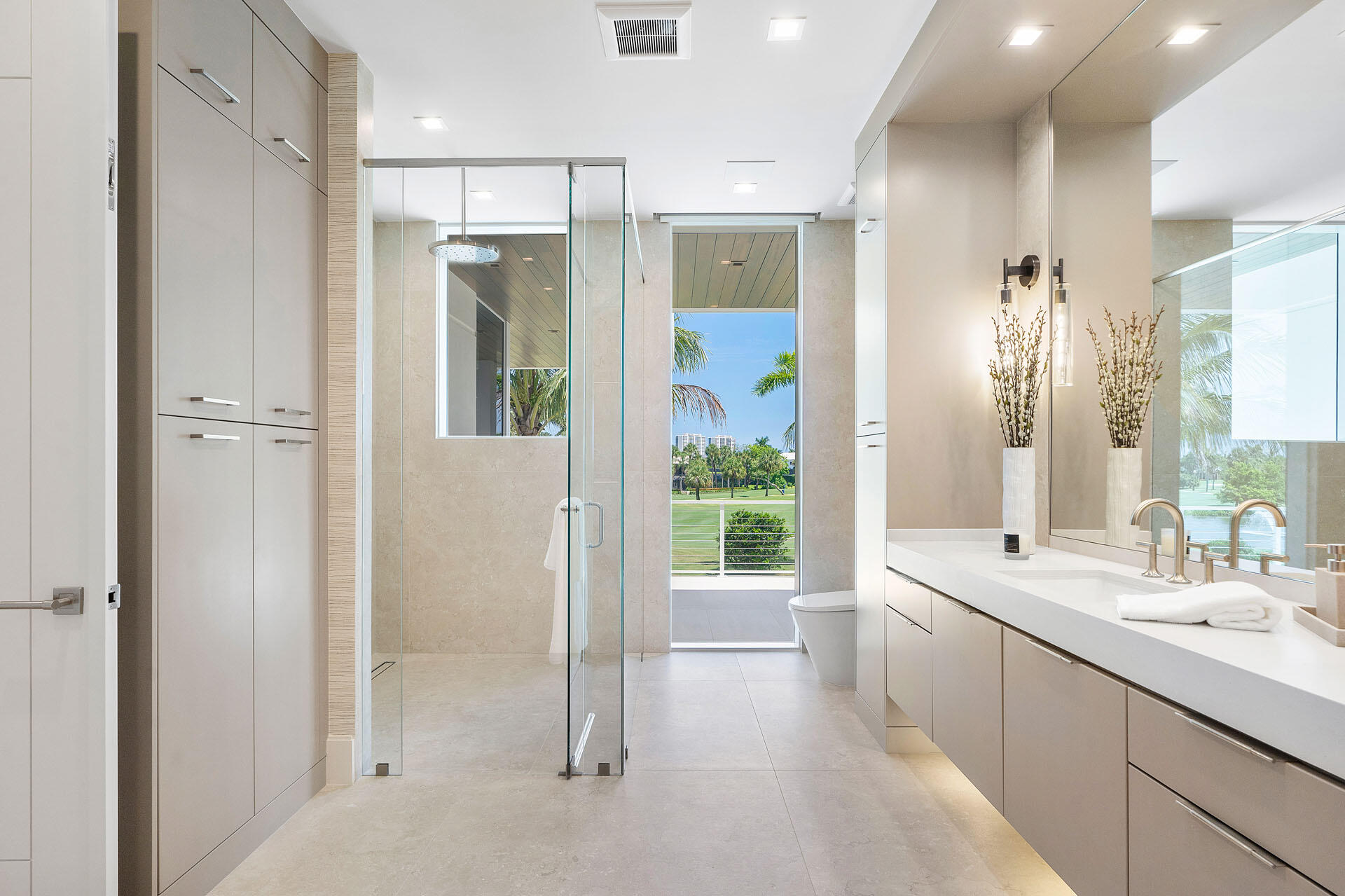 ROYAL PALM YACHT & COUNTRY CLUB - Residential