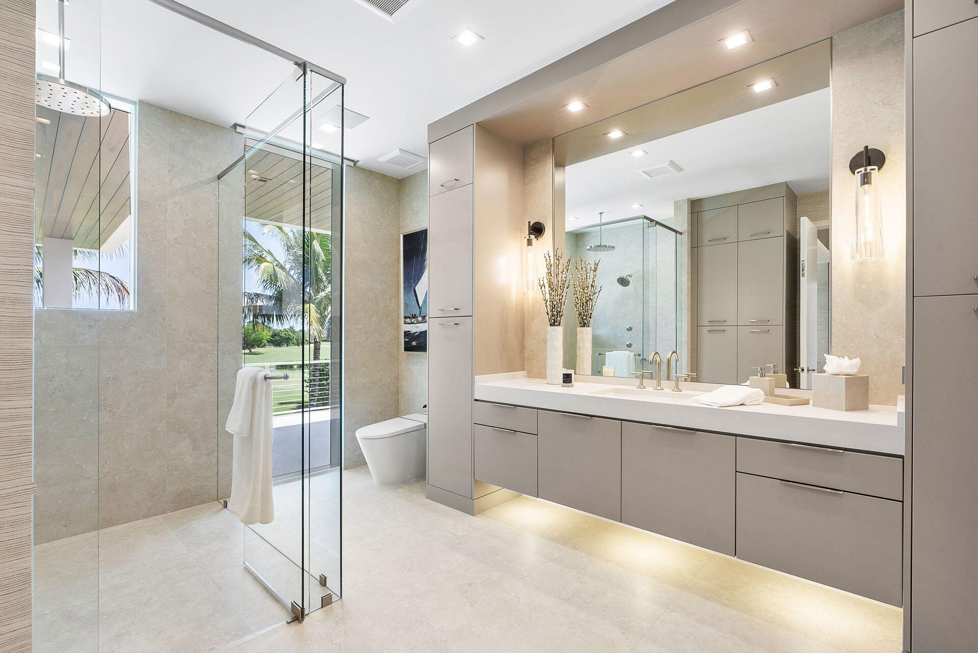 ROYAL PALM YACHT & COUNTRY CLUB - Residential