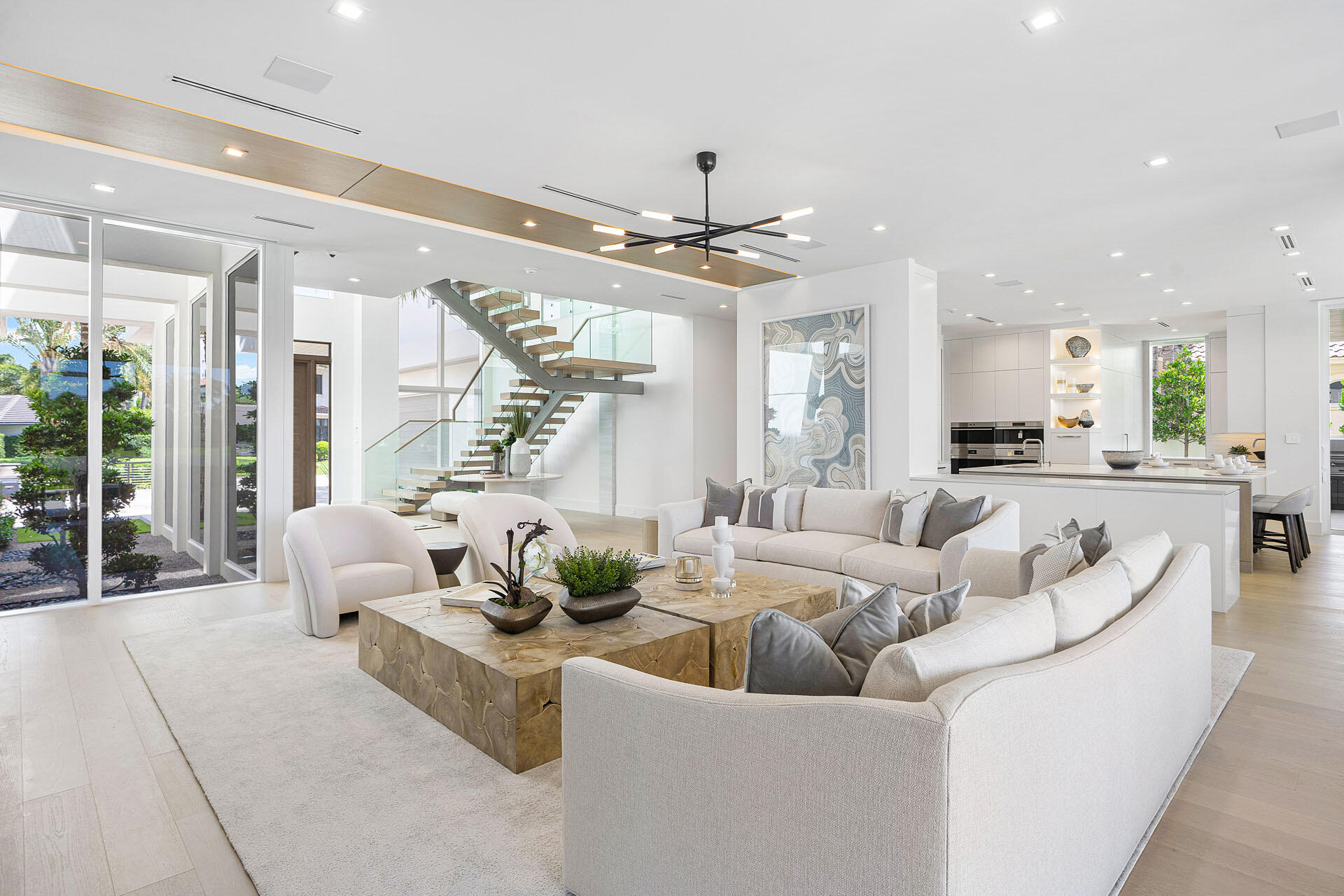 ROYAL PALM YACHT & COUNTRY CLUB - Residential