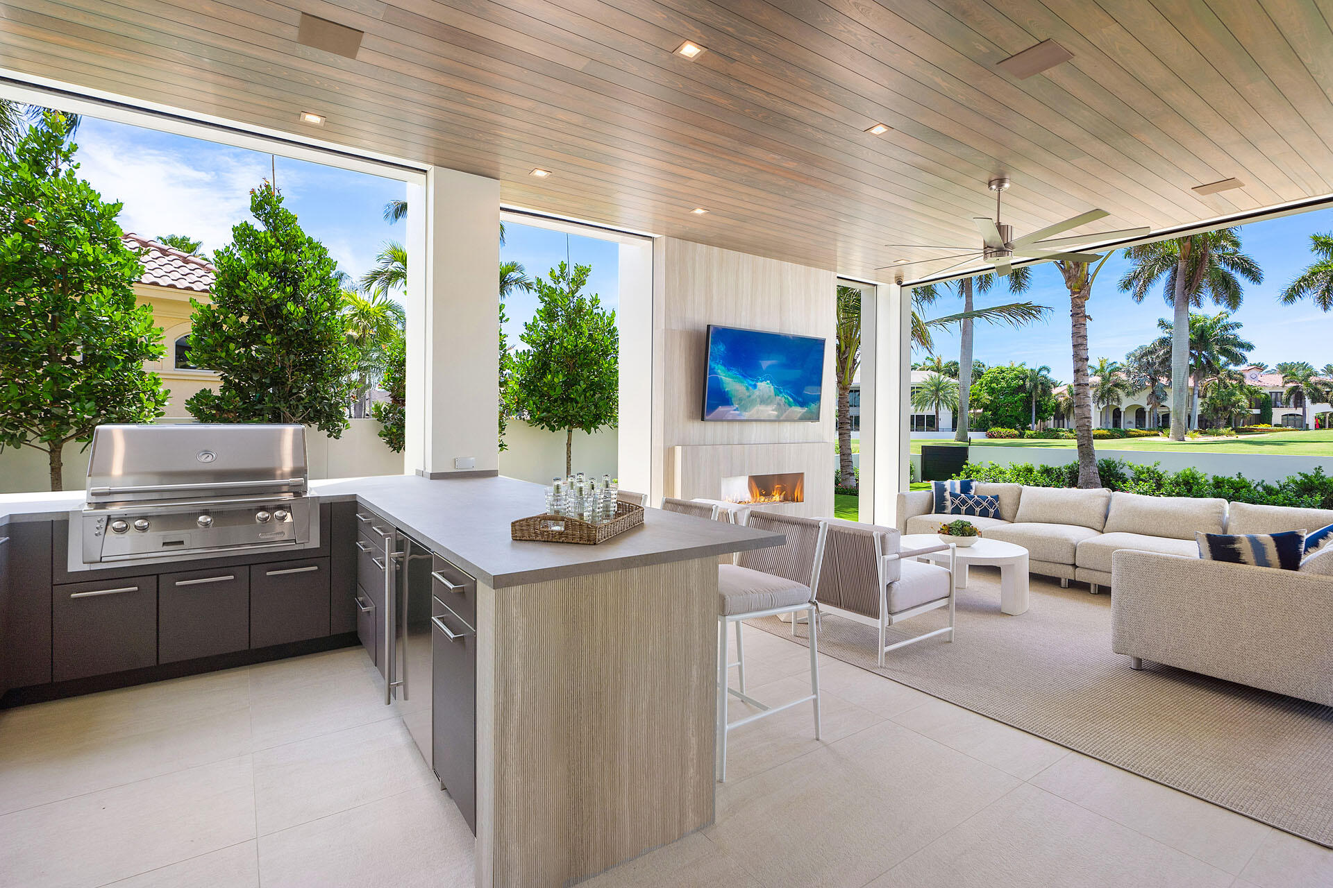 ROYAL PALM YACHT & COUNTRY CLUB - Residential