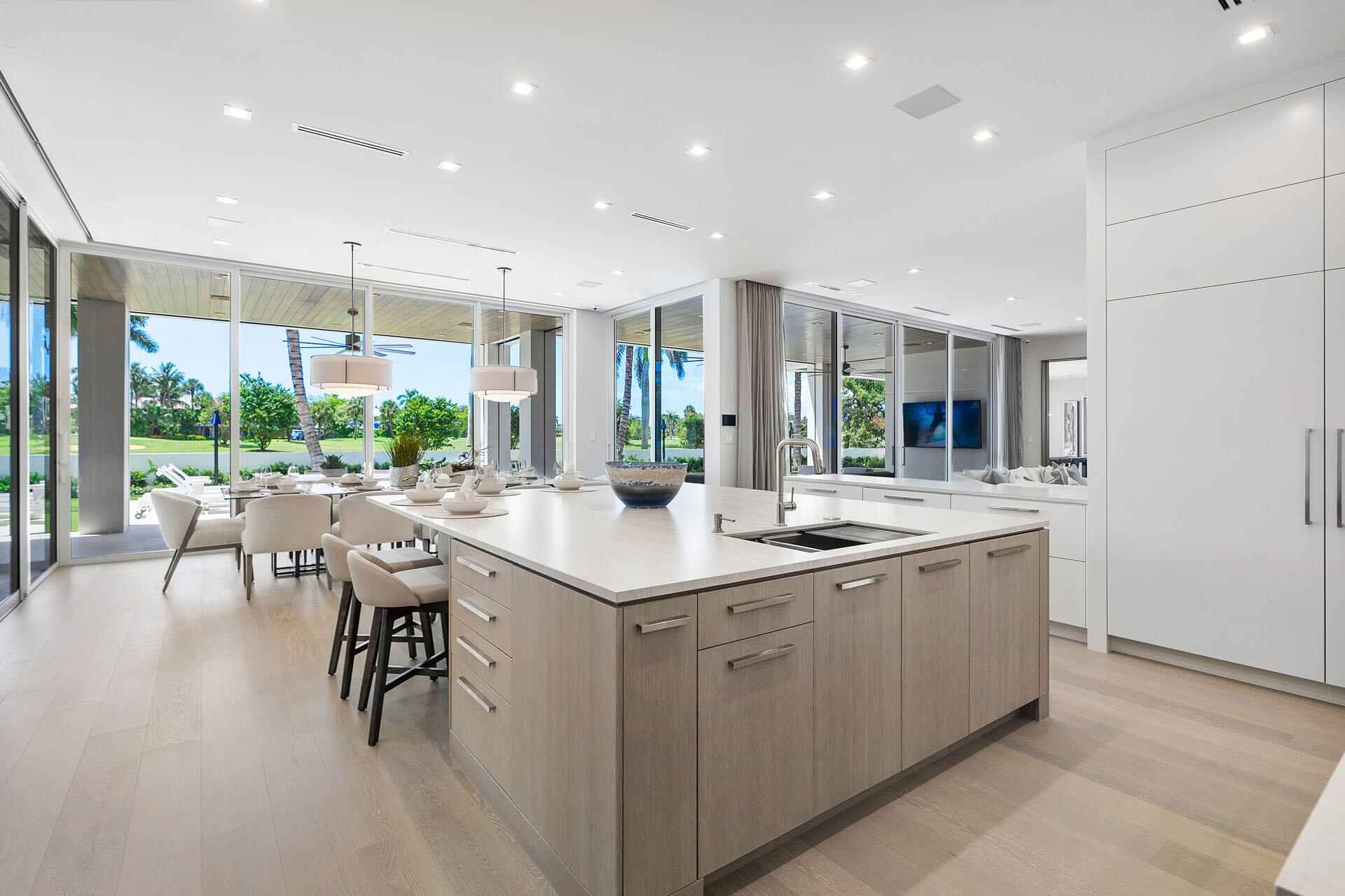ROYAL PALM YACHT & COUNTRY CLUB - Residential