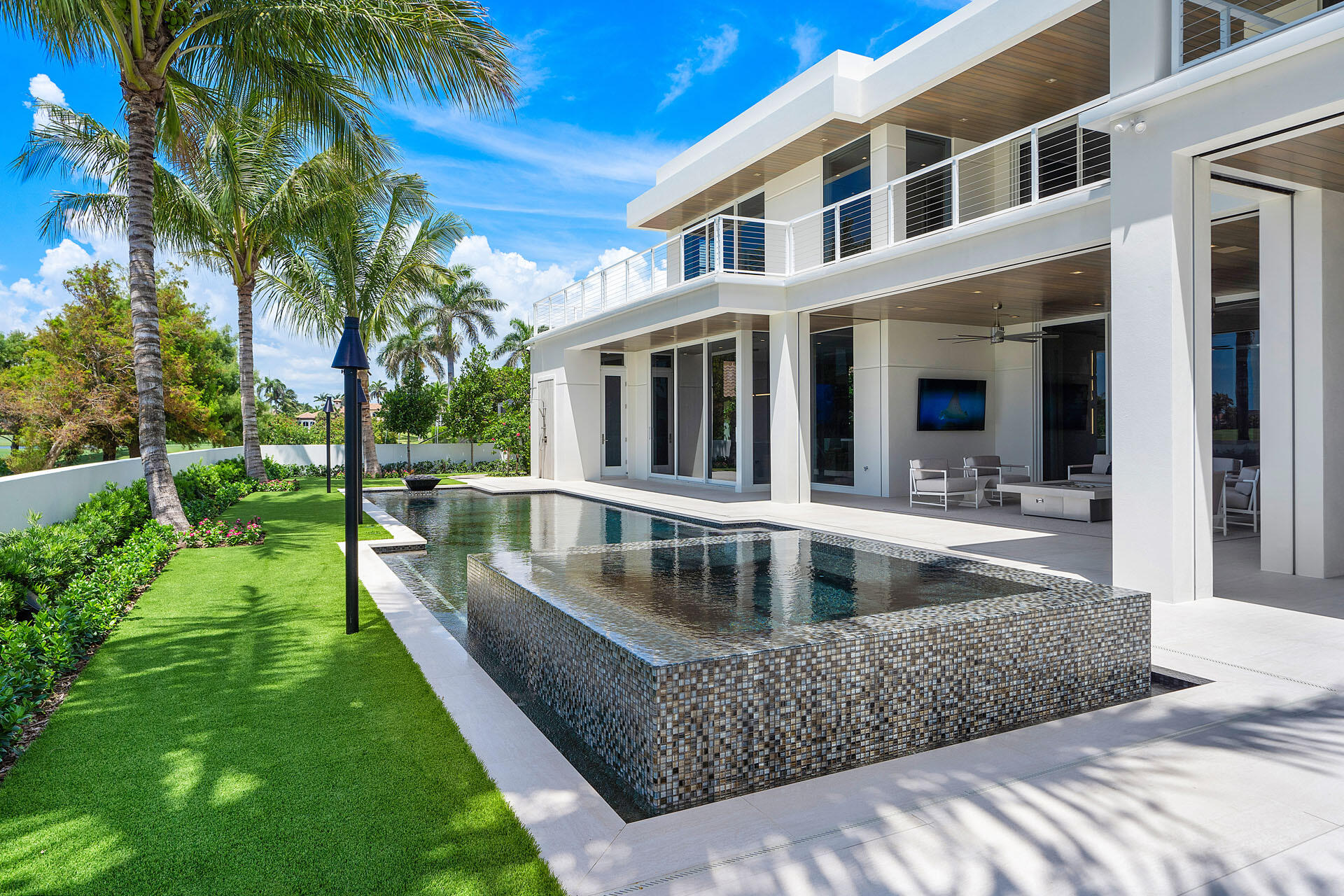 ROYAL PALM YACHT & COUNTRY CLUB - Residential