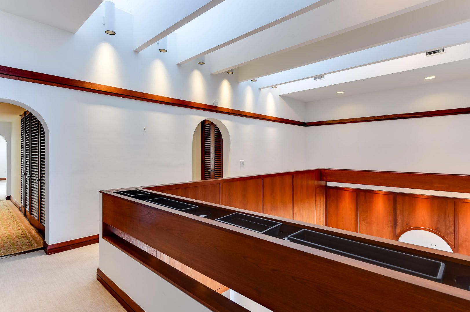 RESIDENCES AT SLOANS CURVE - Residential