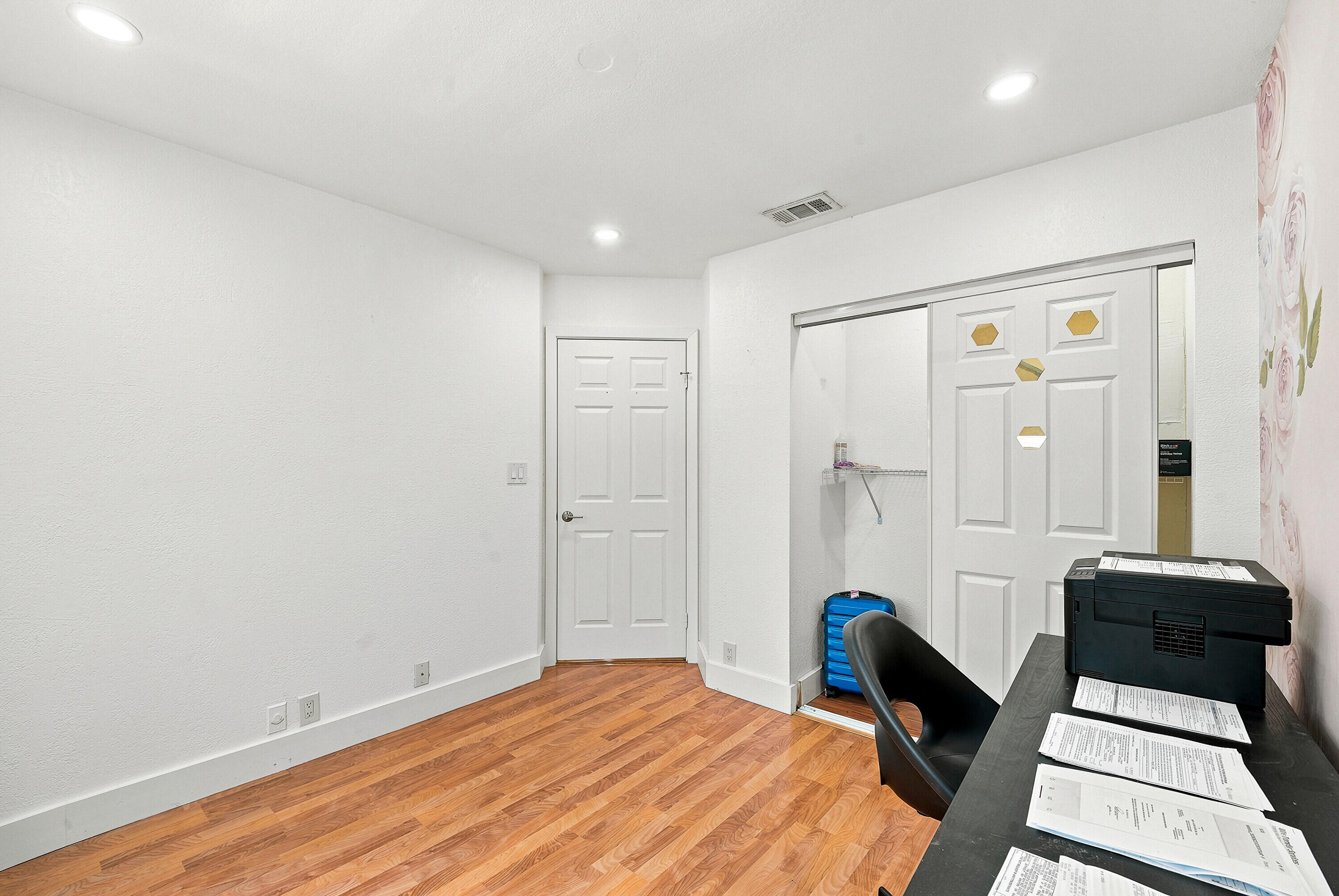 LAKES ON THE GREEN REPLAT NO 3 - Residential Lease