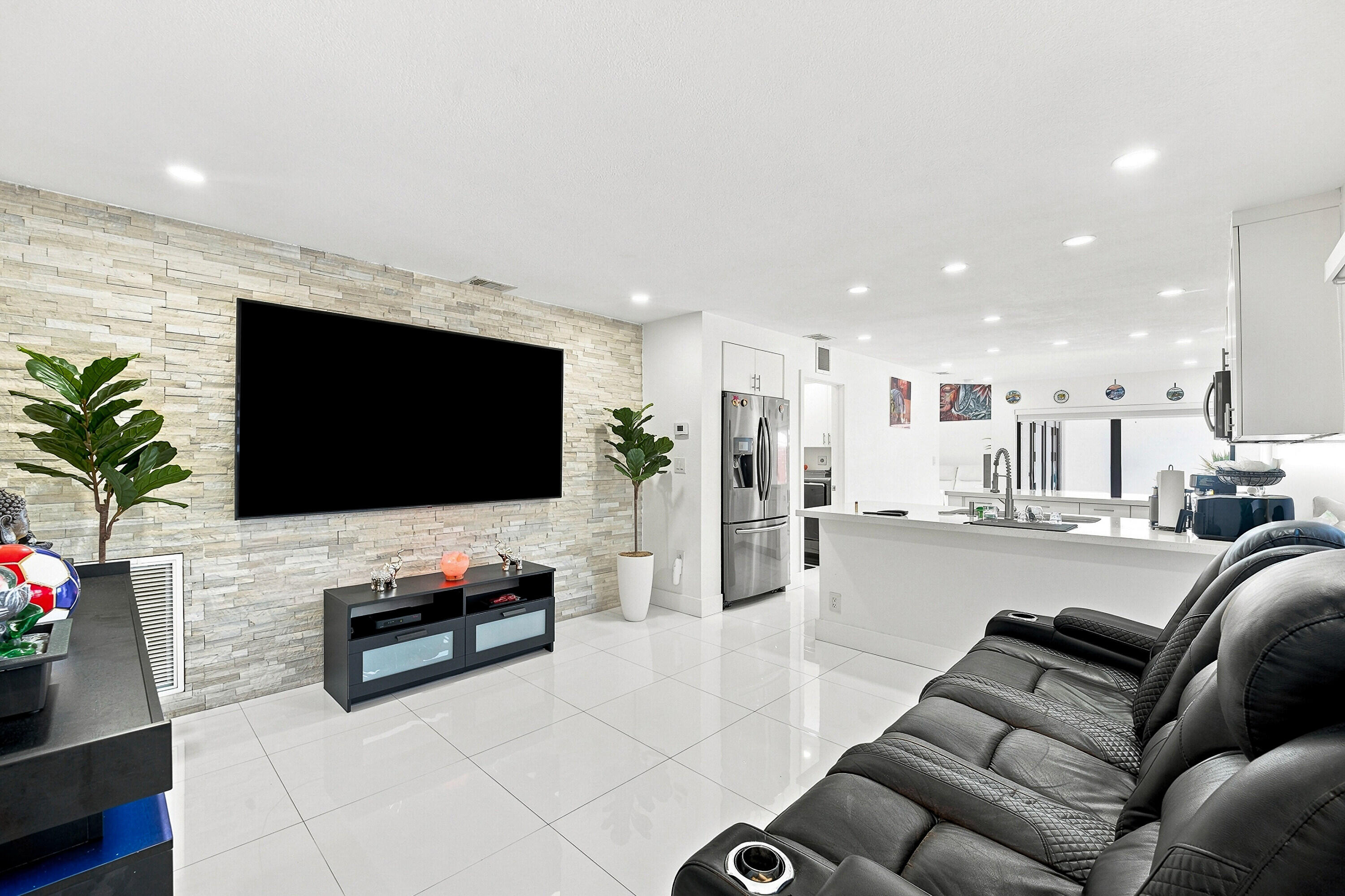 LAKES ON THE GREEN REPLAT NO 3 - Residential Lease