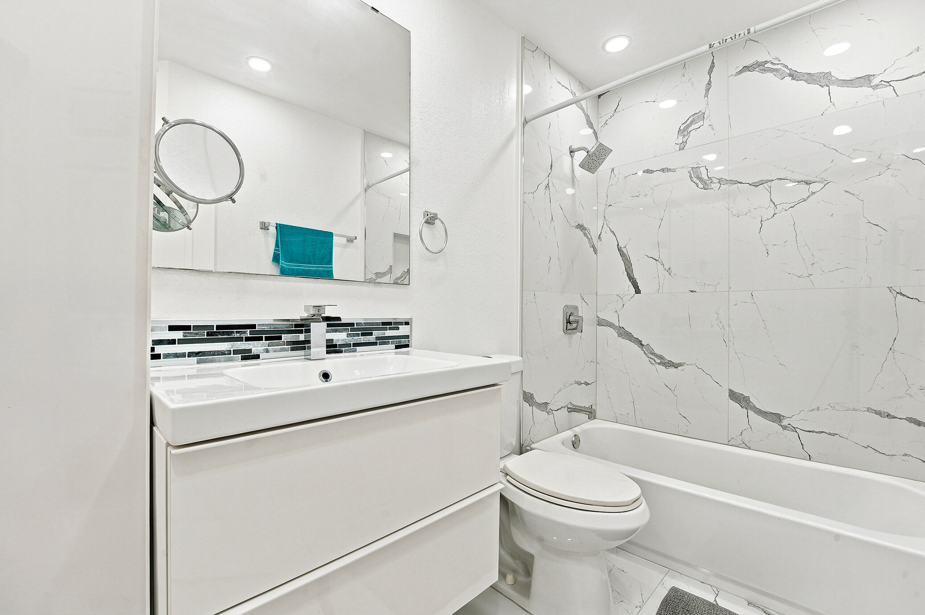 LAKES ON THE GREEN REPLAT NO 3 - Residential Lease