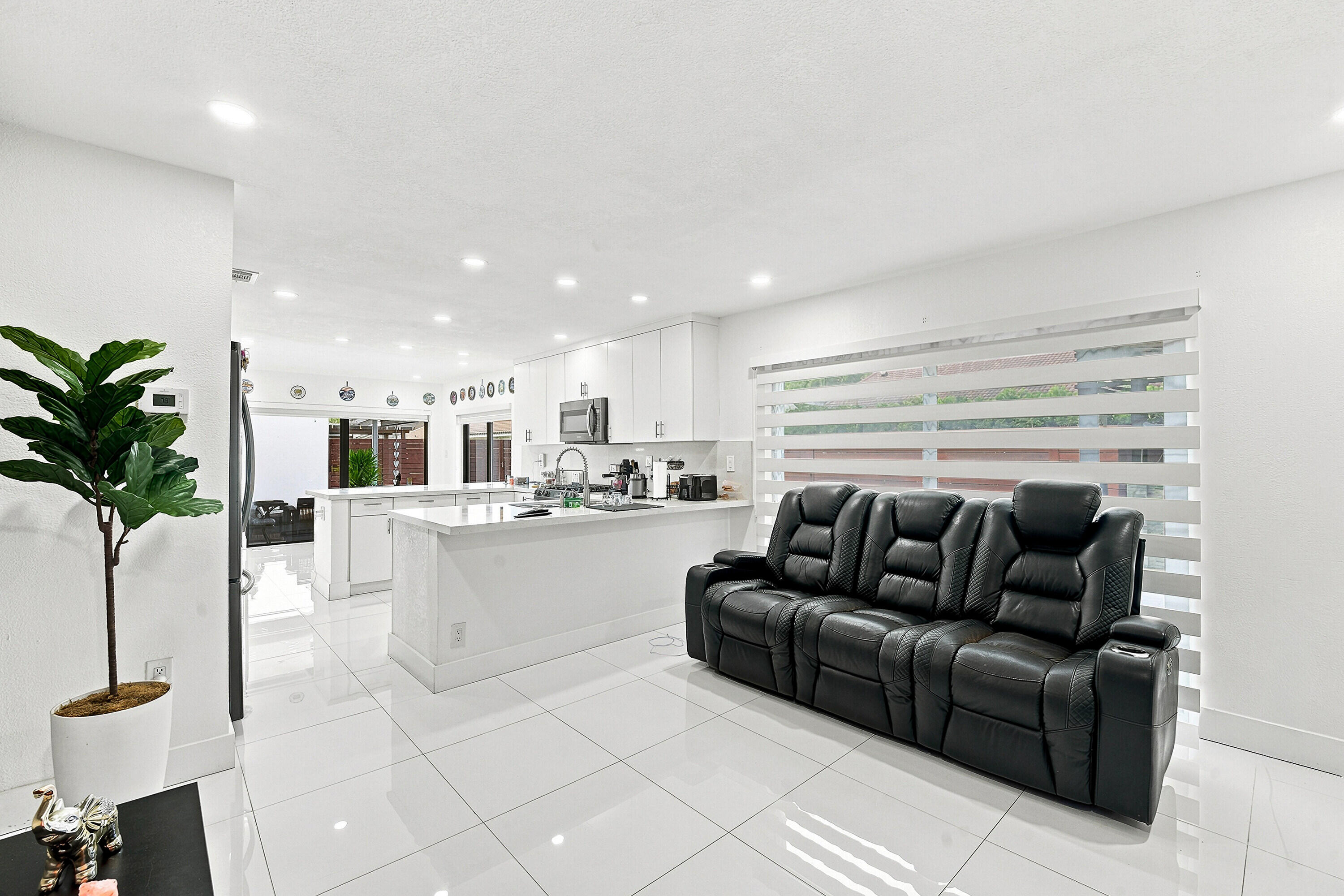 LAKES ON THE GREEN REPLAT NO 3 - Residential Lease