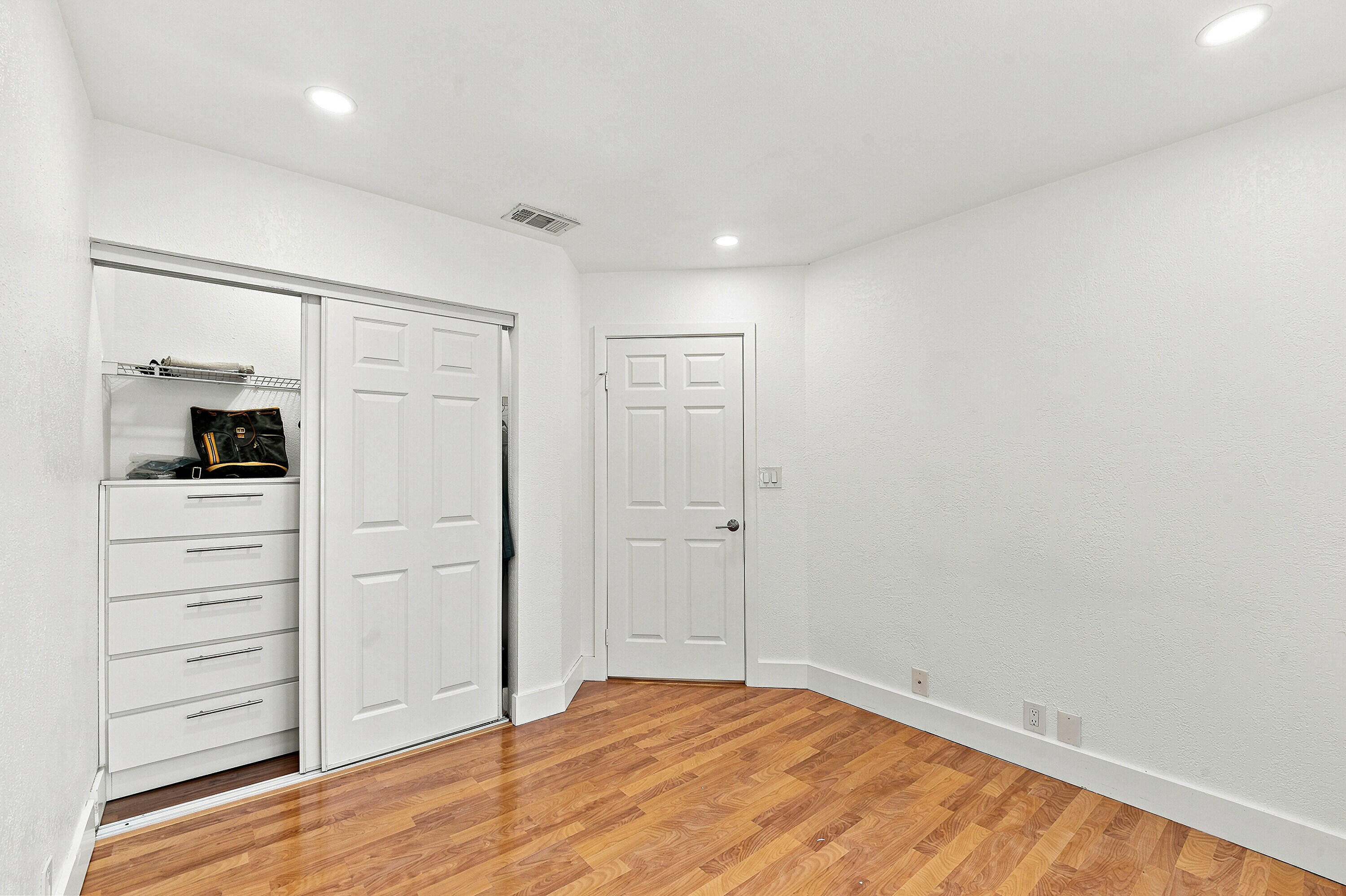 LAKES ON THE GREEN REPLAT NO 3 - Residential Lease