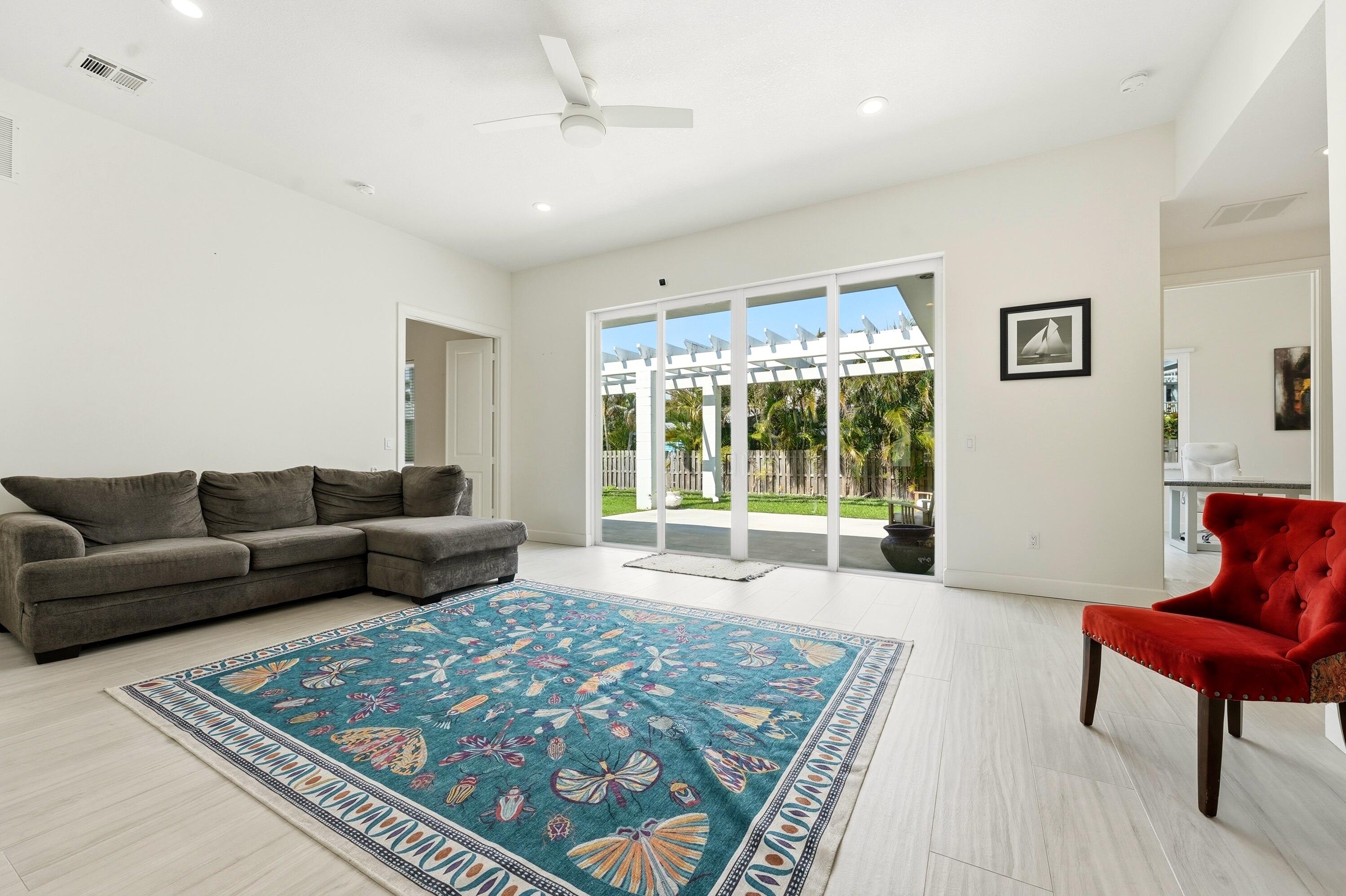 TROPICAL BEACH - Residential