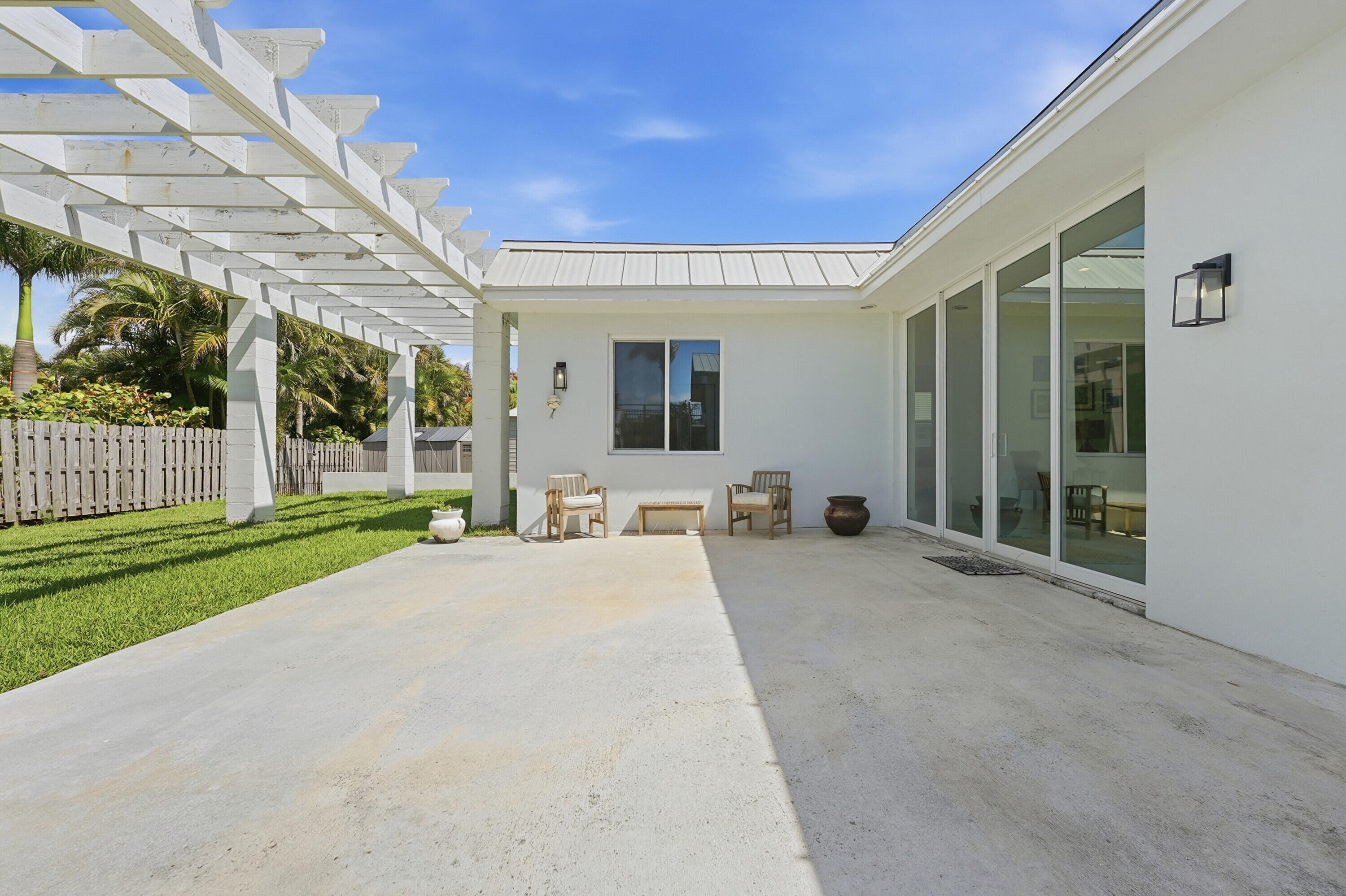 TROPICAL BEACH - Residential